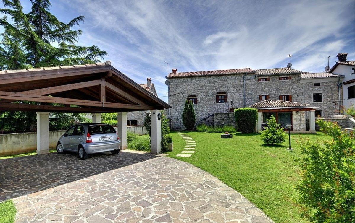 Villa Orbanici view 4