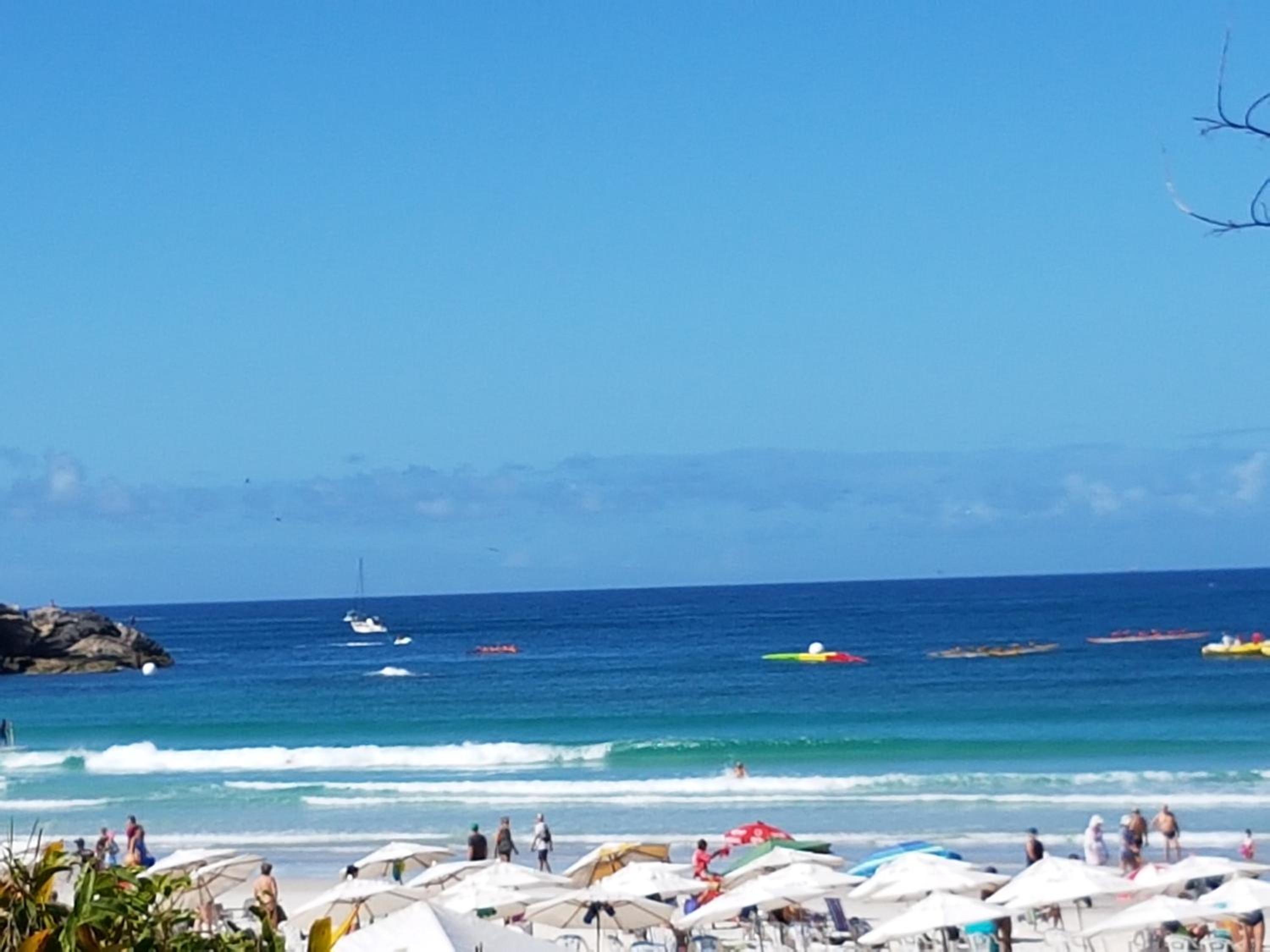 Vista mar, banheira gigante e churrasqueira, pe na areia, ao lado hotel malibu