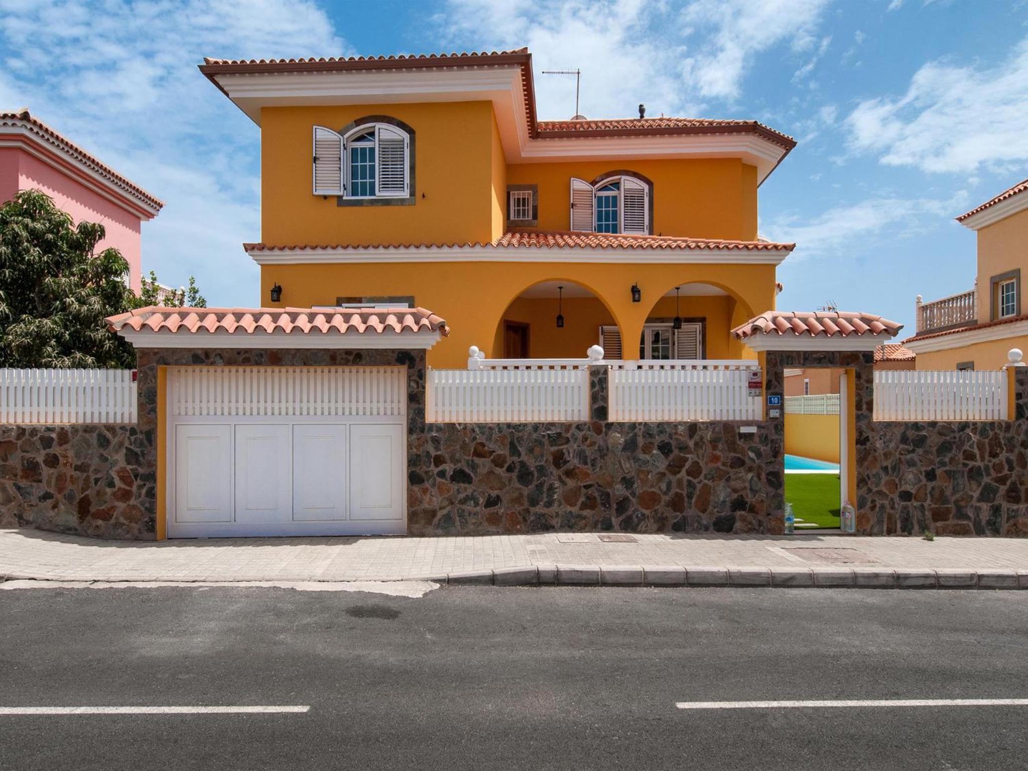 Sonnenland Q10 by VillaGranCanaria