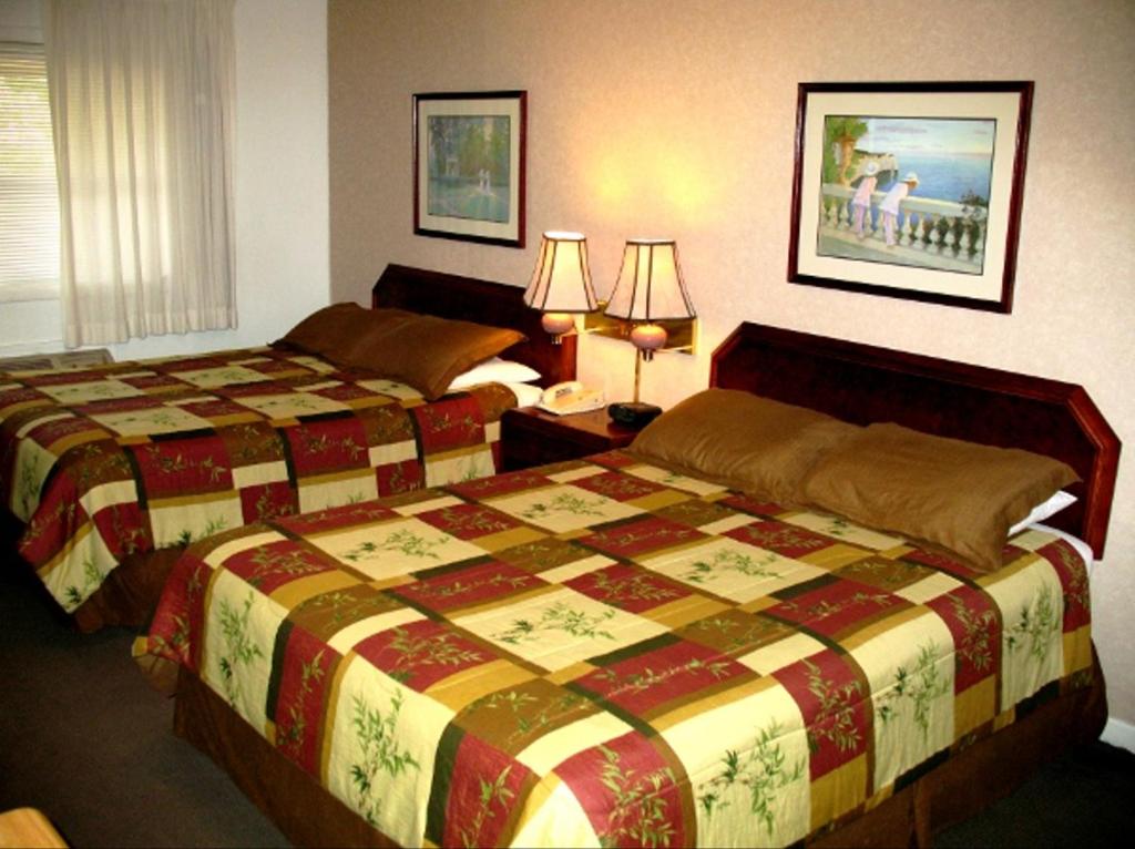 Golden West Motel view 4