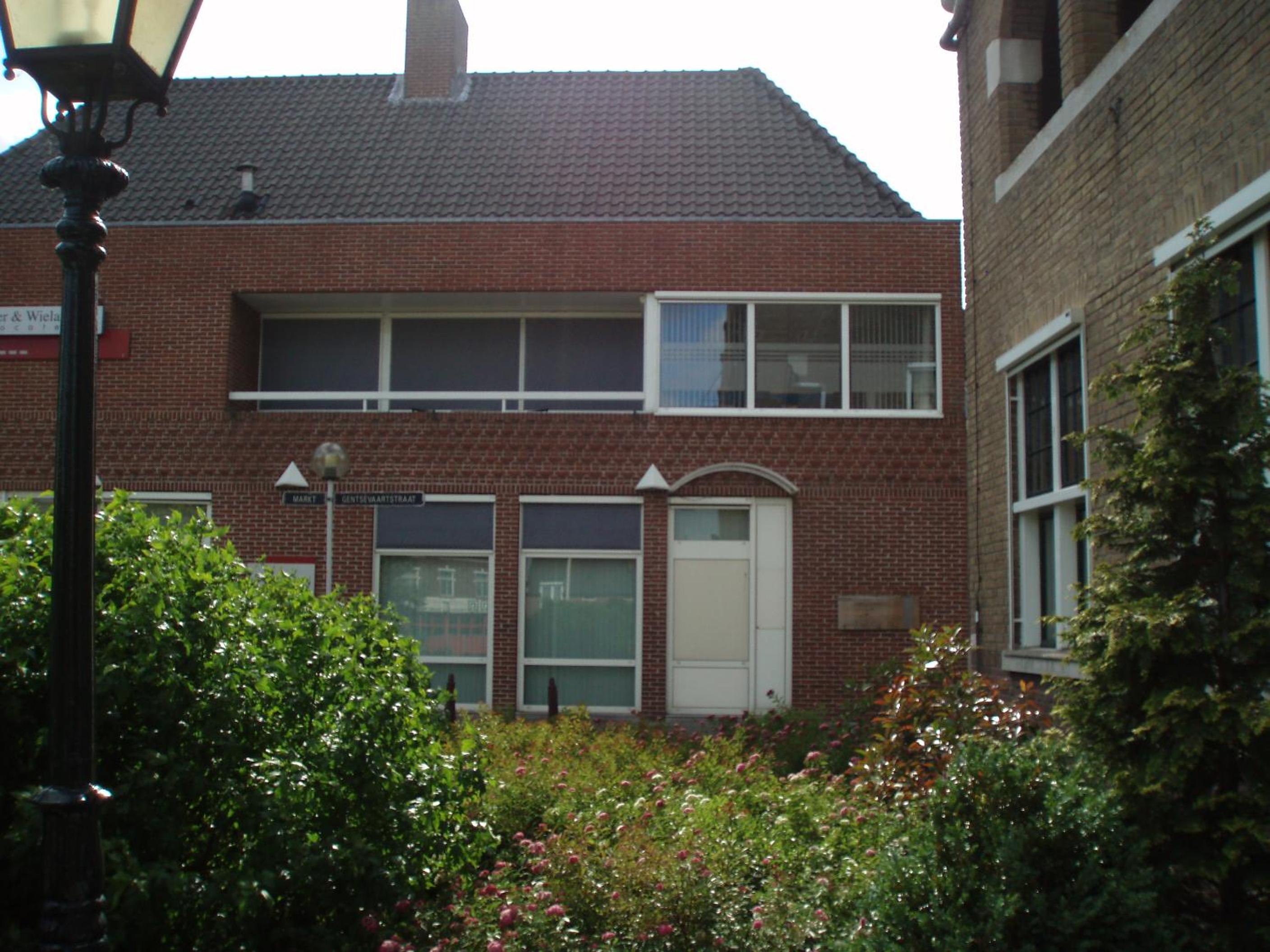 Photo 8