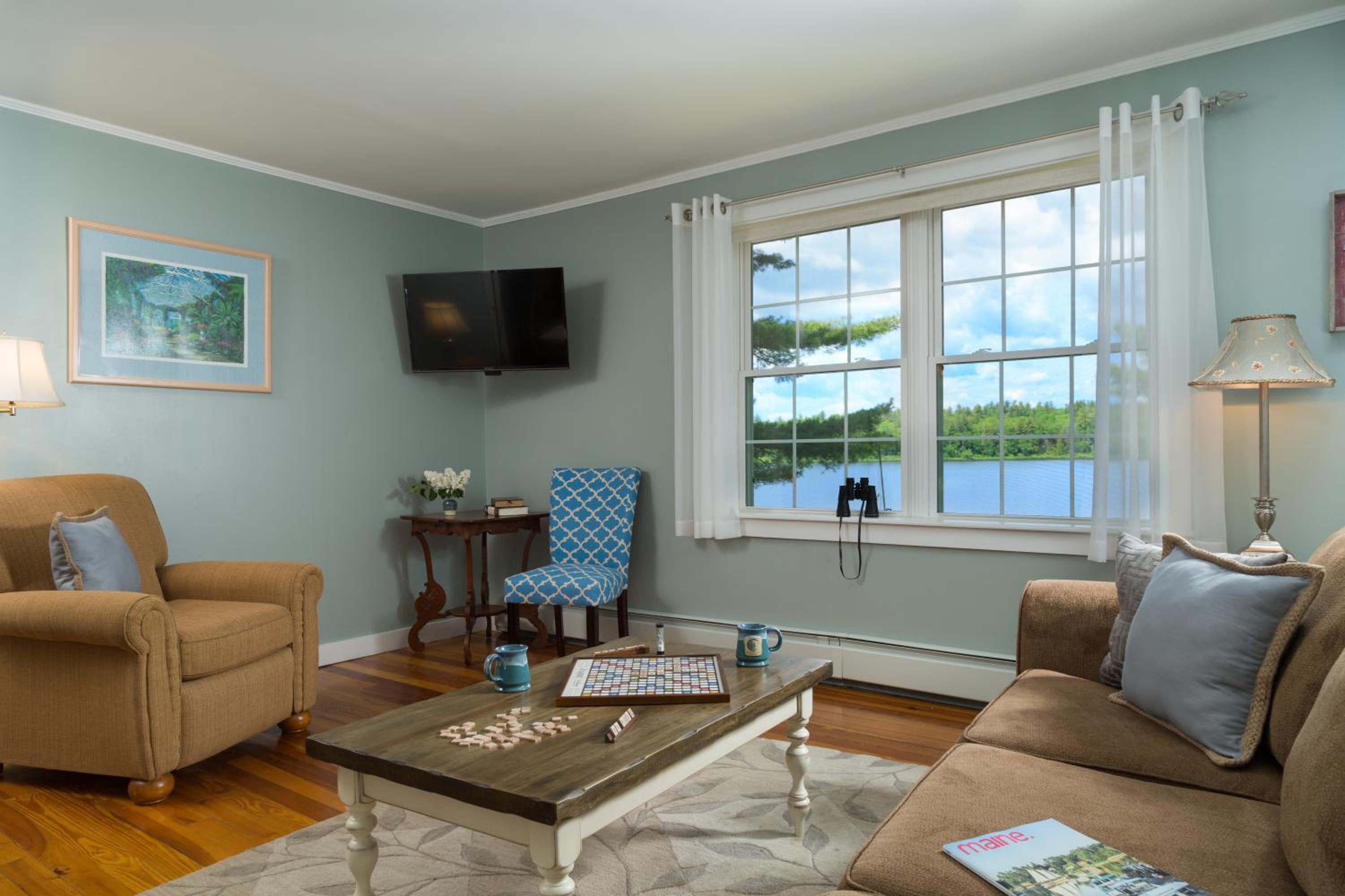 Wolf Cove Inn