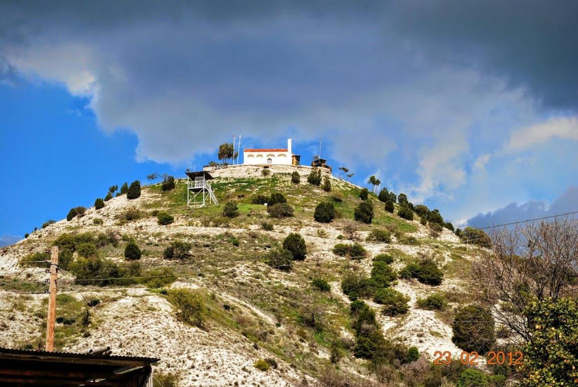 Tzionis Holidays Stonehouse