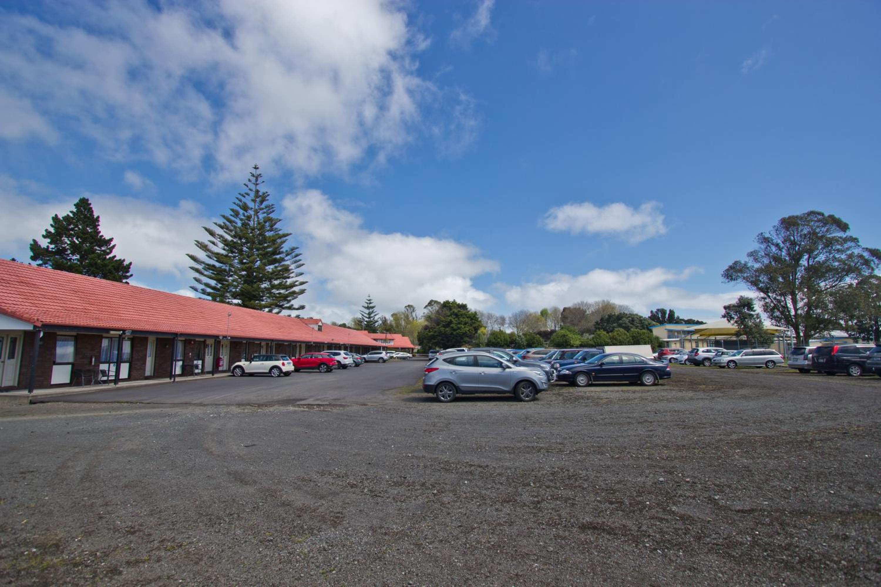 Airport Manor Inn