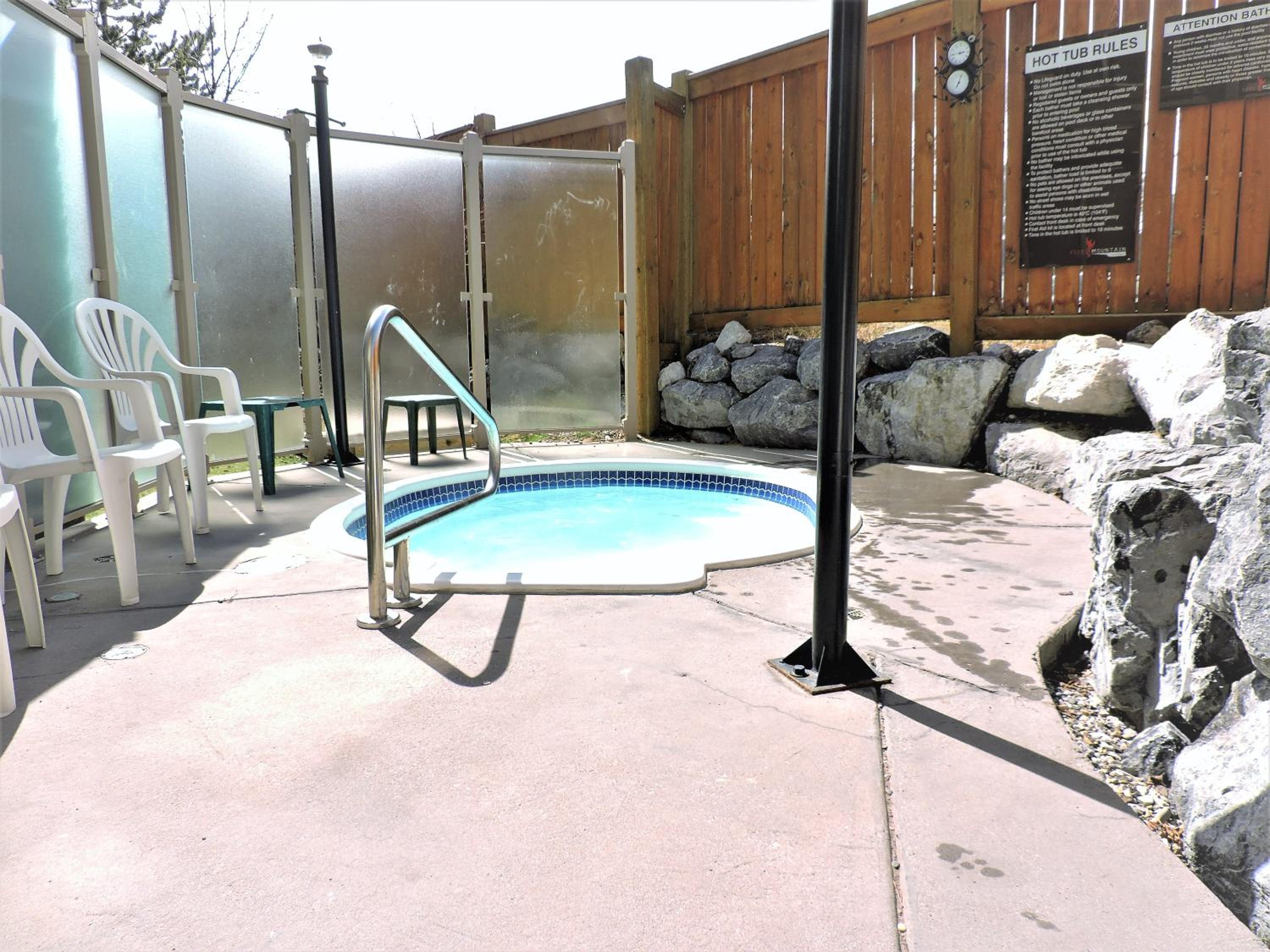 Spacious, Pet Friendly, Townhouse Hot Tub Perfect for Families!