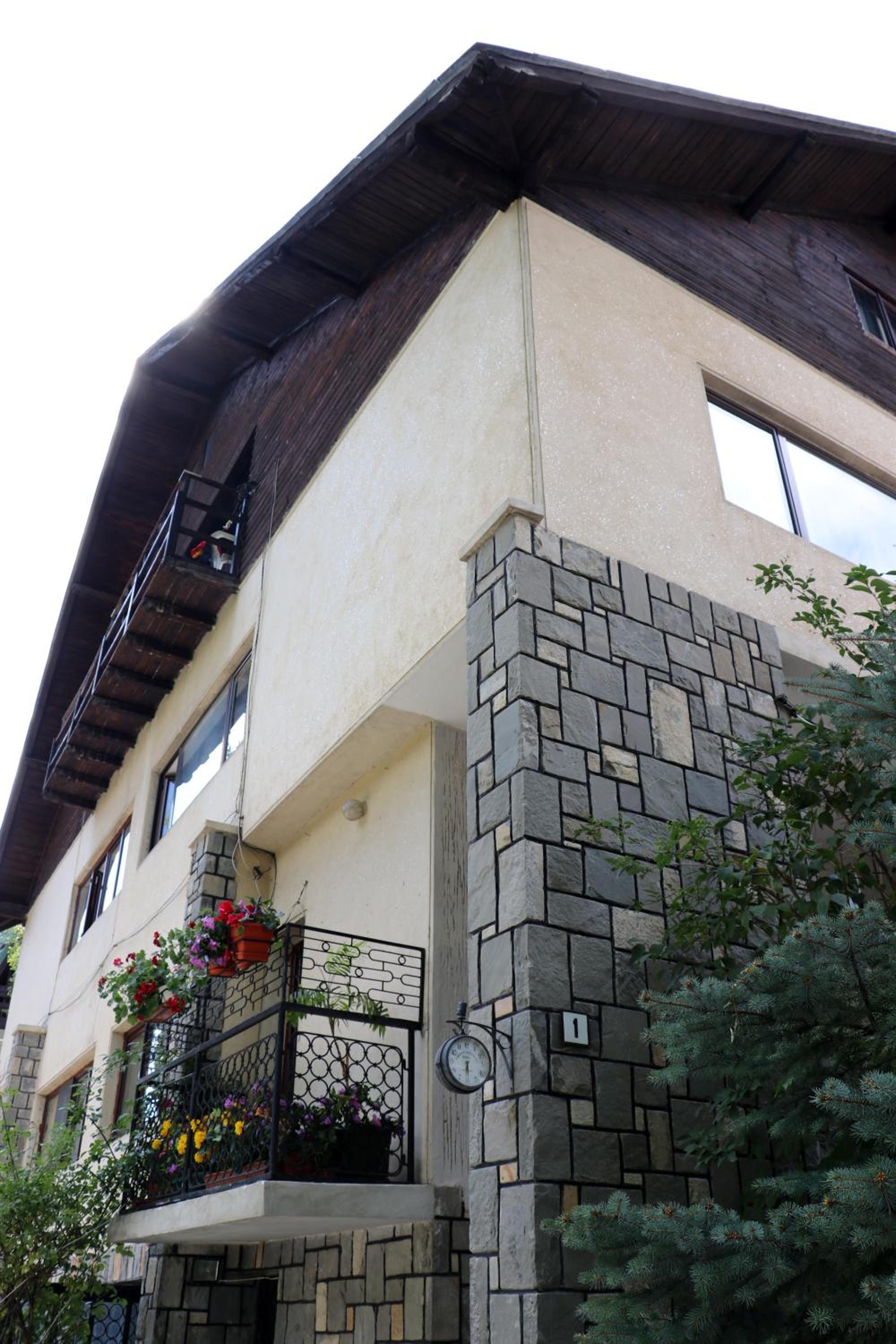 Residence SINAIA Apartments view 3
