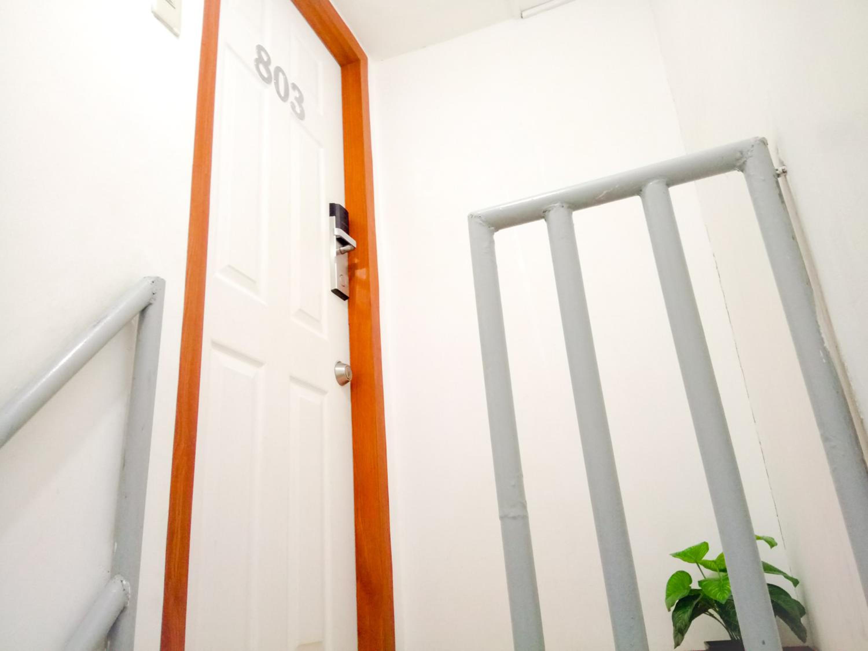8Hostel