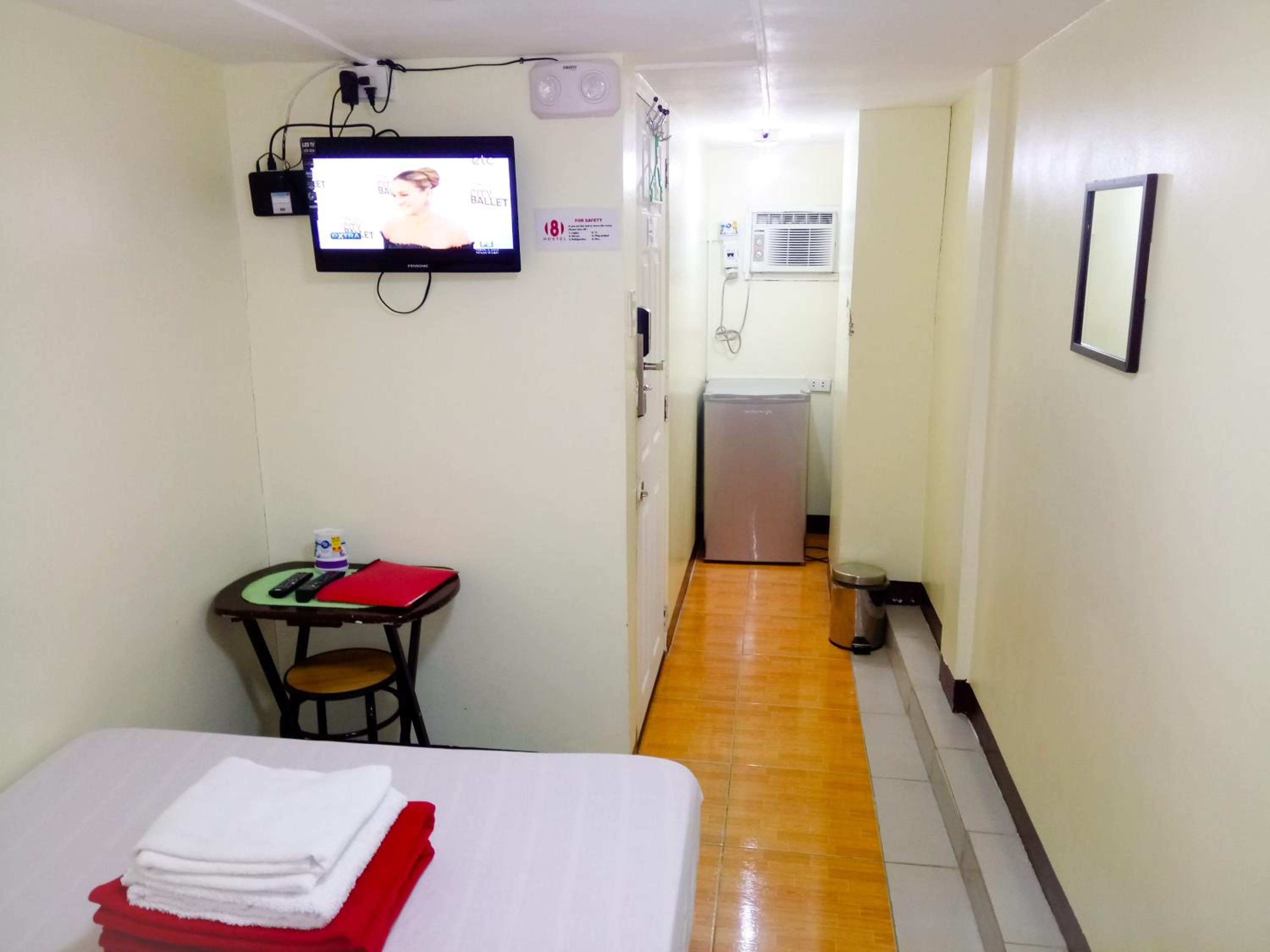 8Hostel