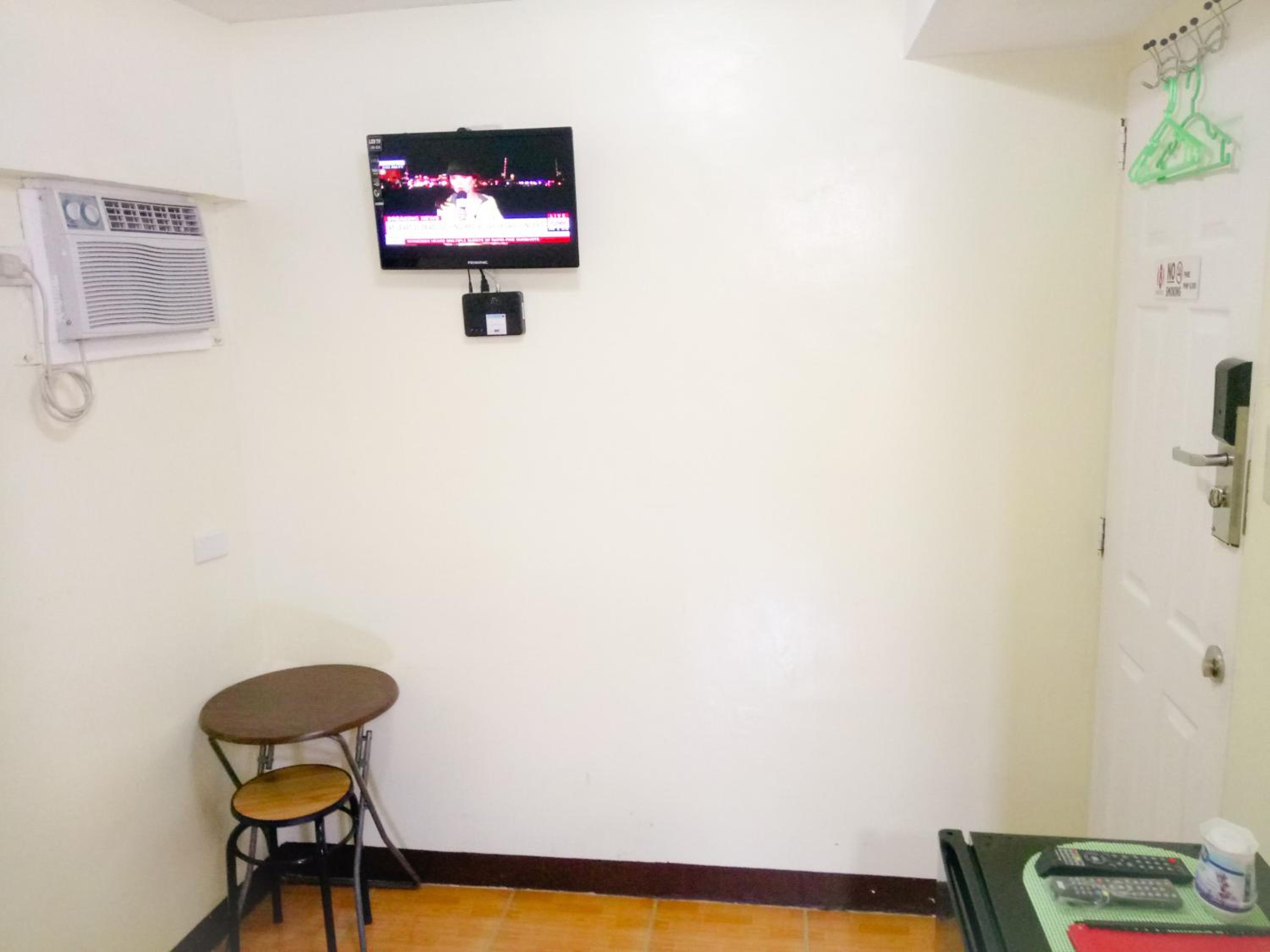 8Hostel