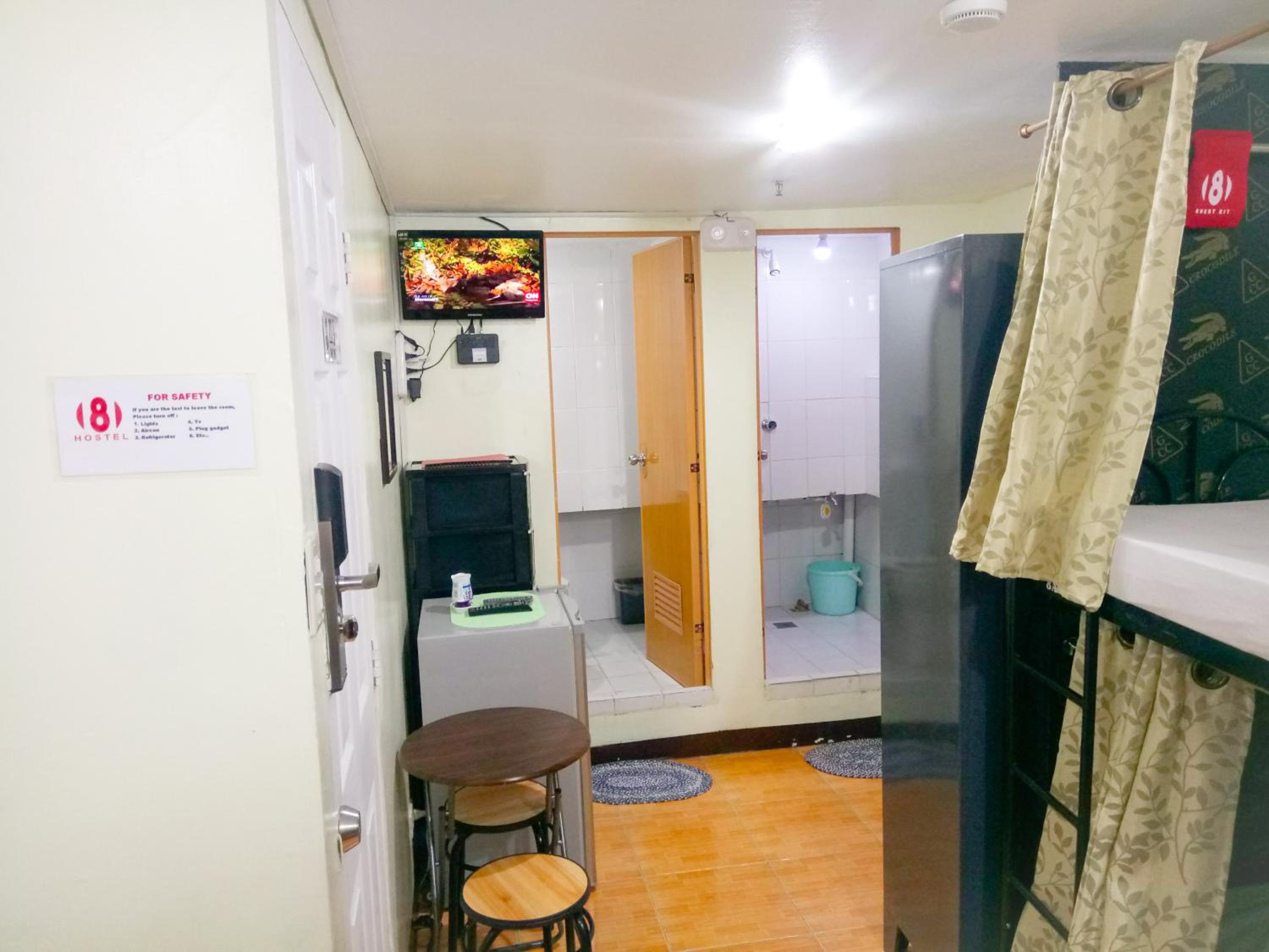 8Hostel