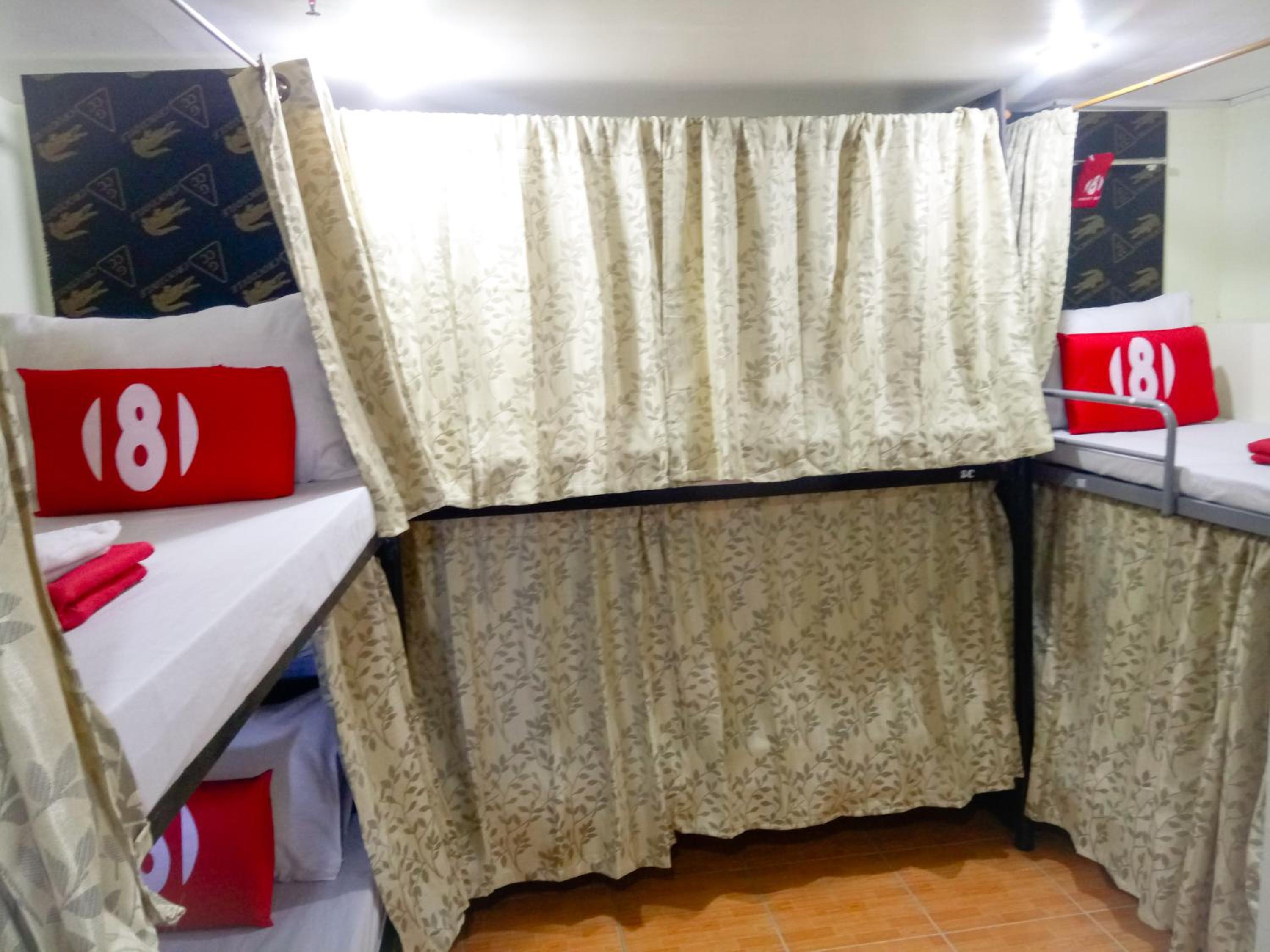 8Hostel