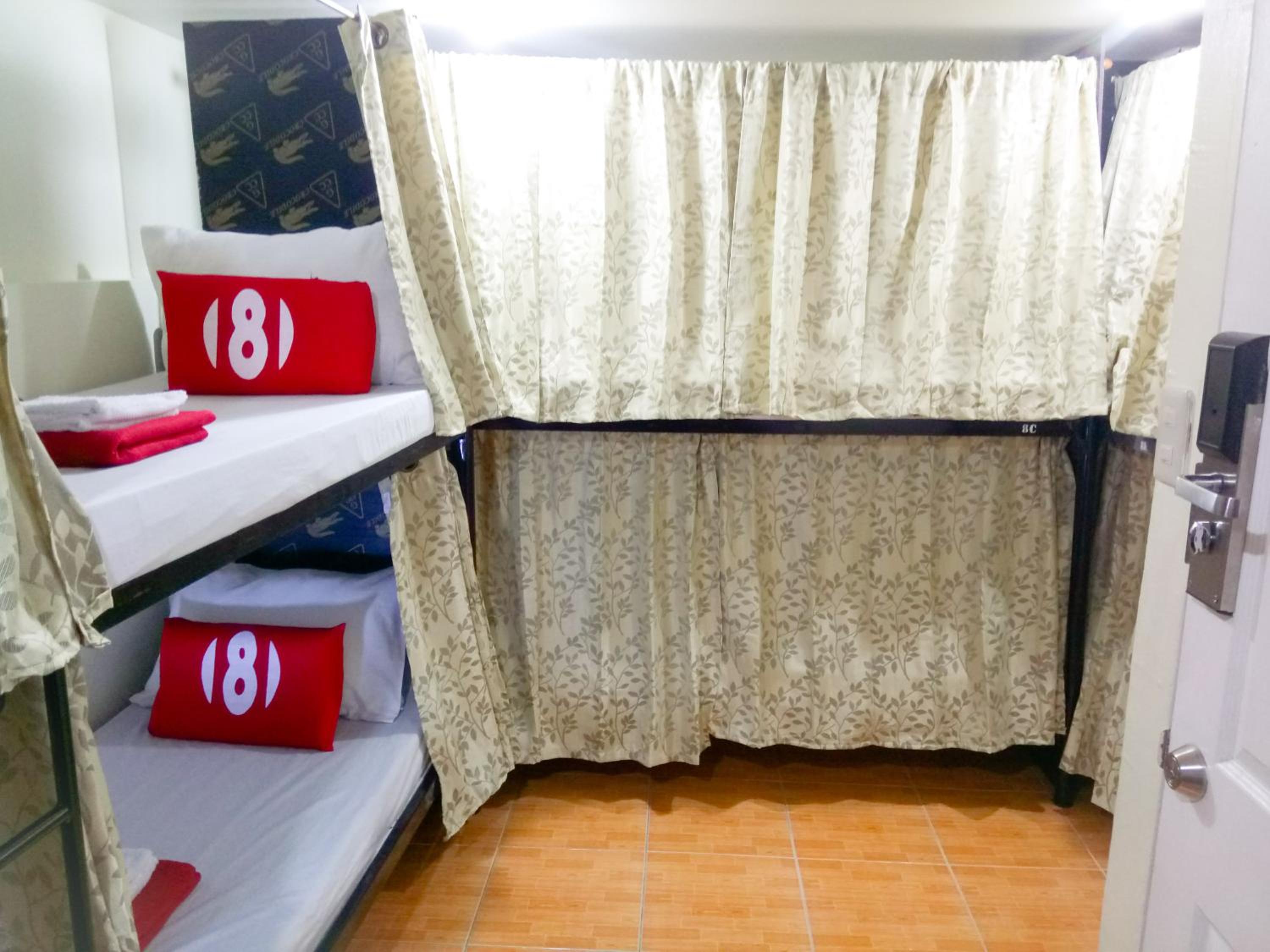 8Hostel