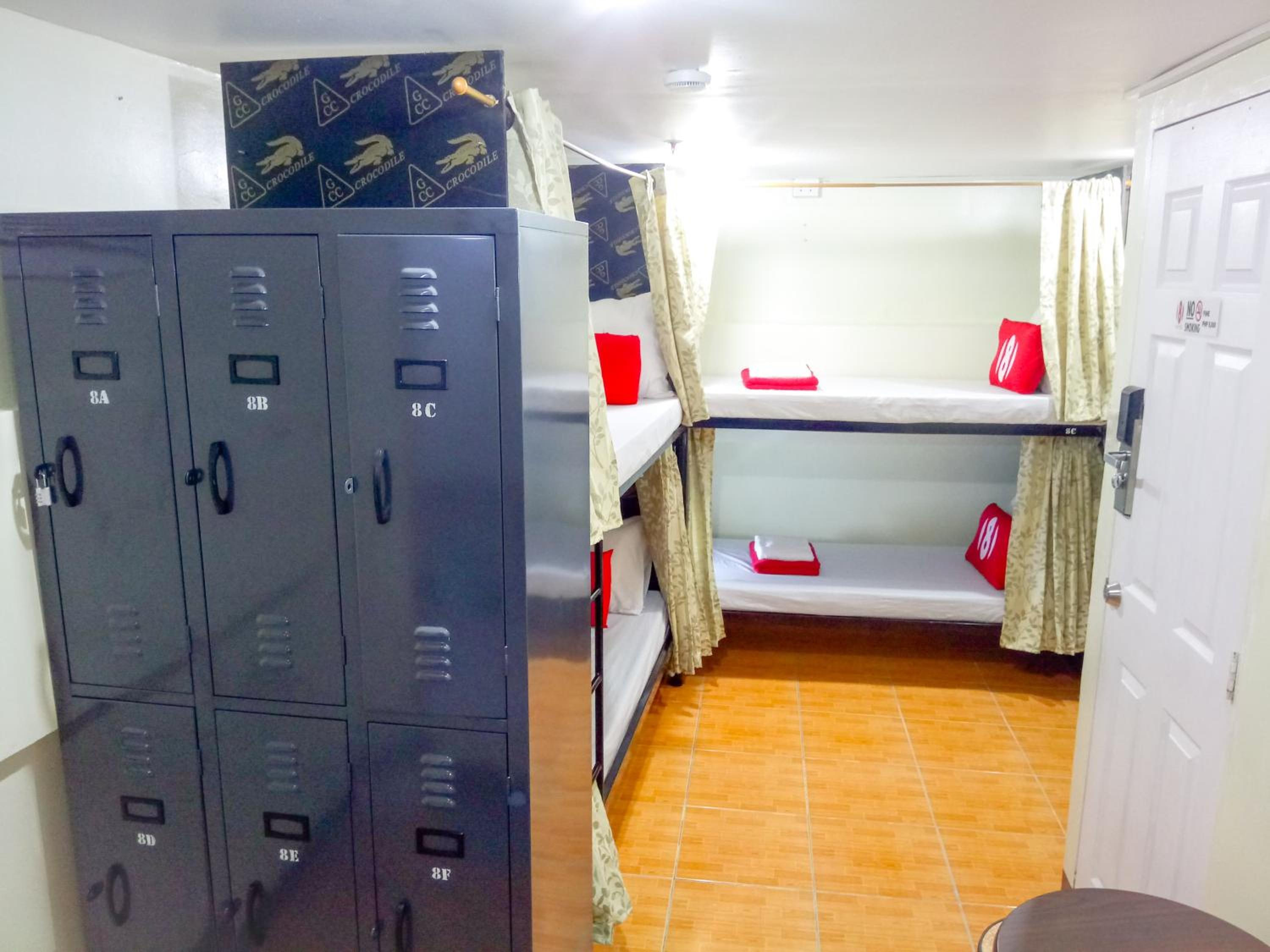 8Hostel