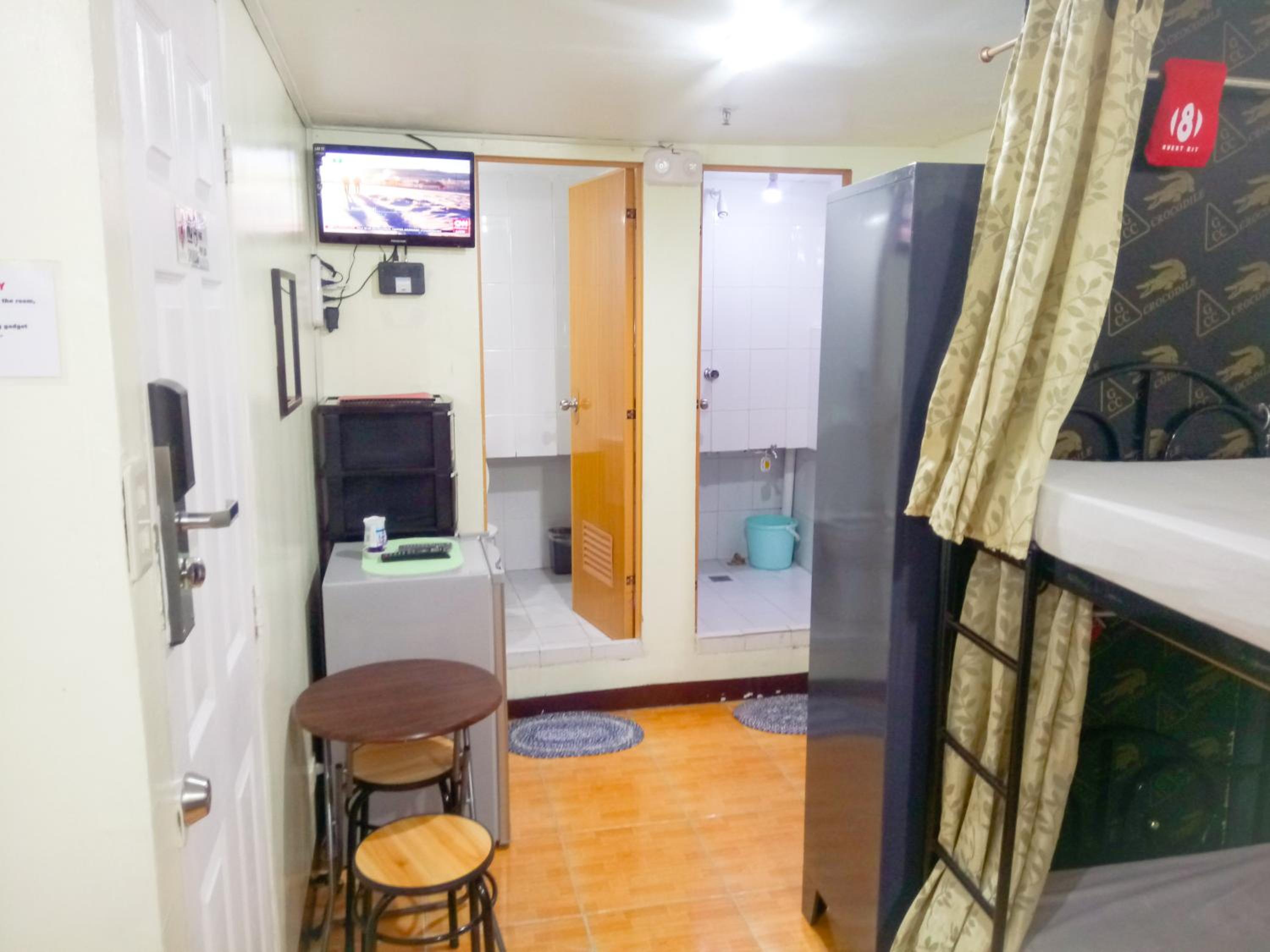 8Hostel
