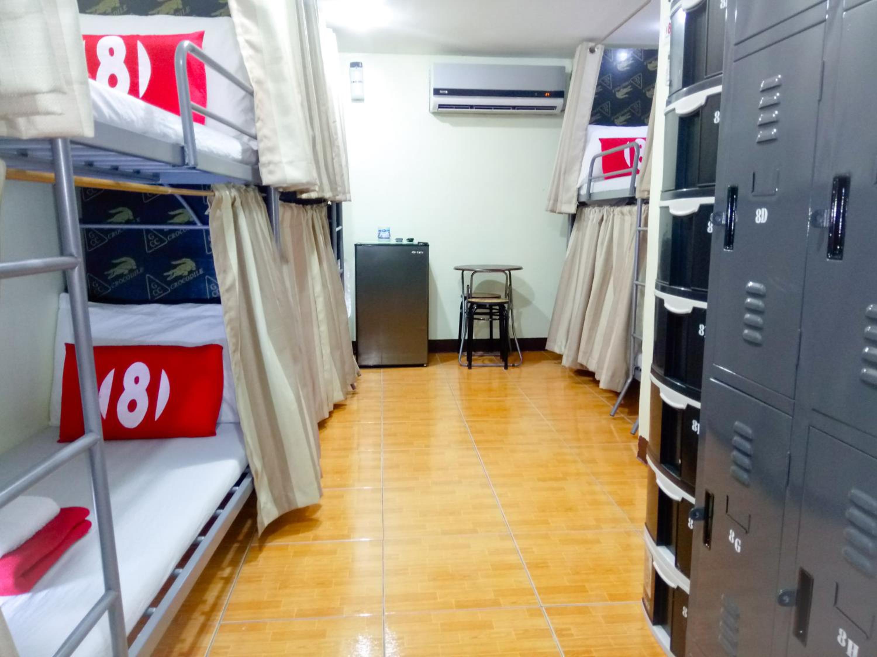 8Hostel