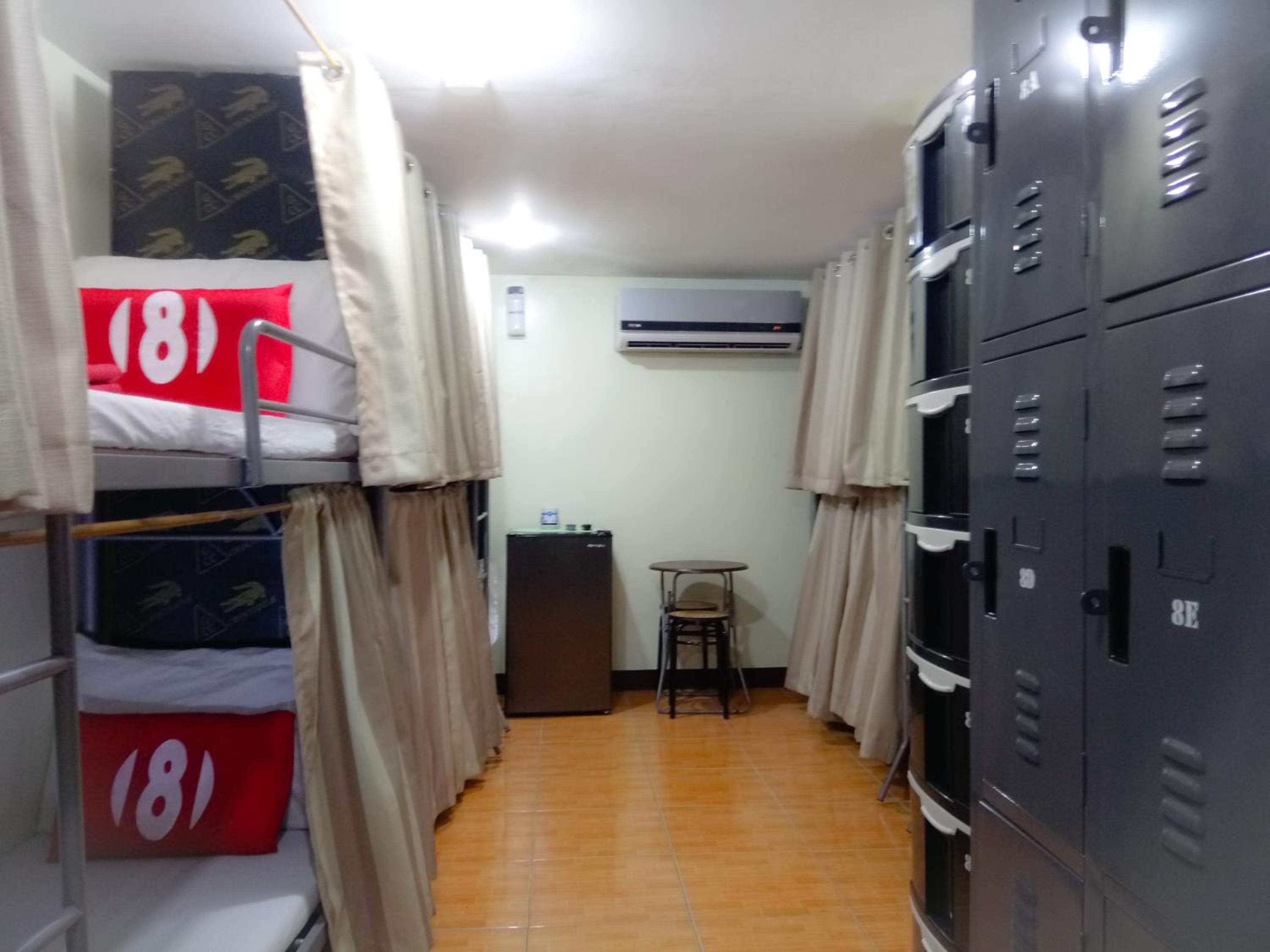 8Hostel