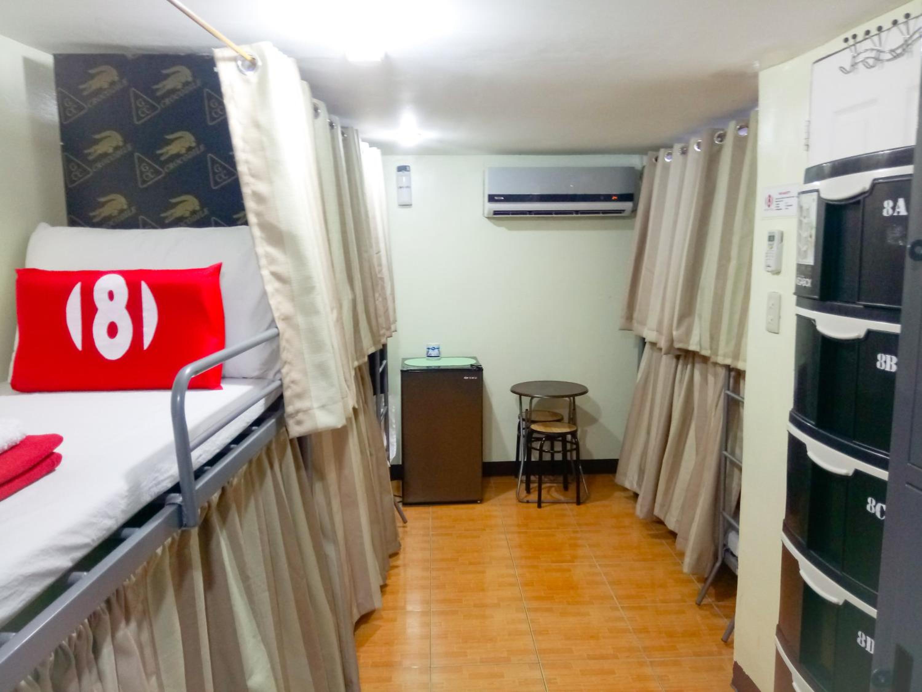 8Hostel