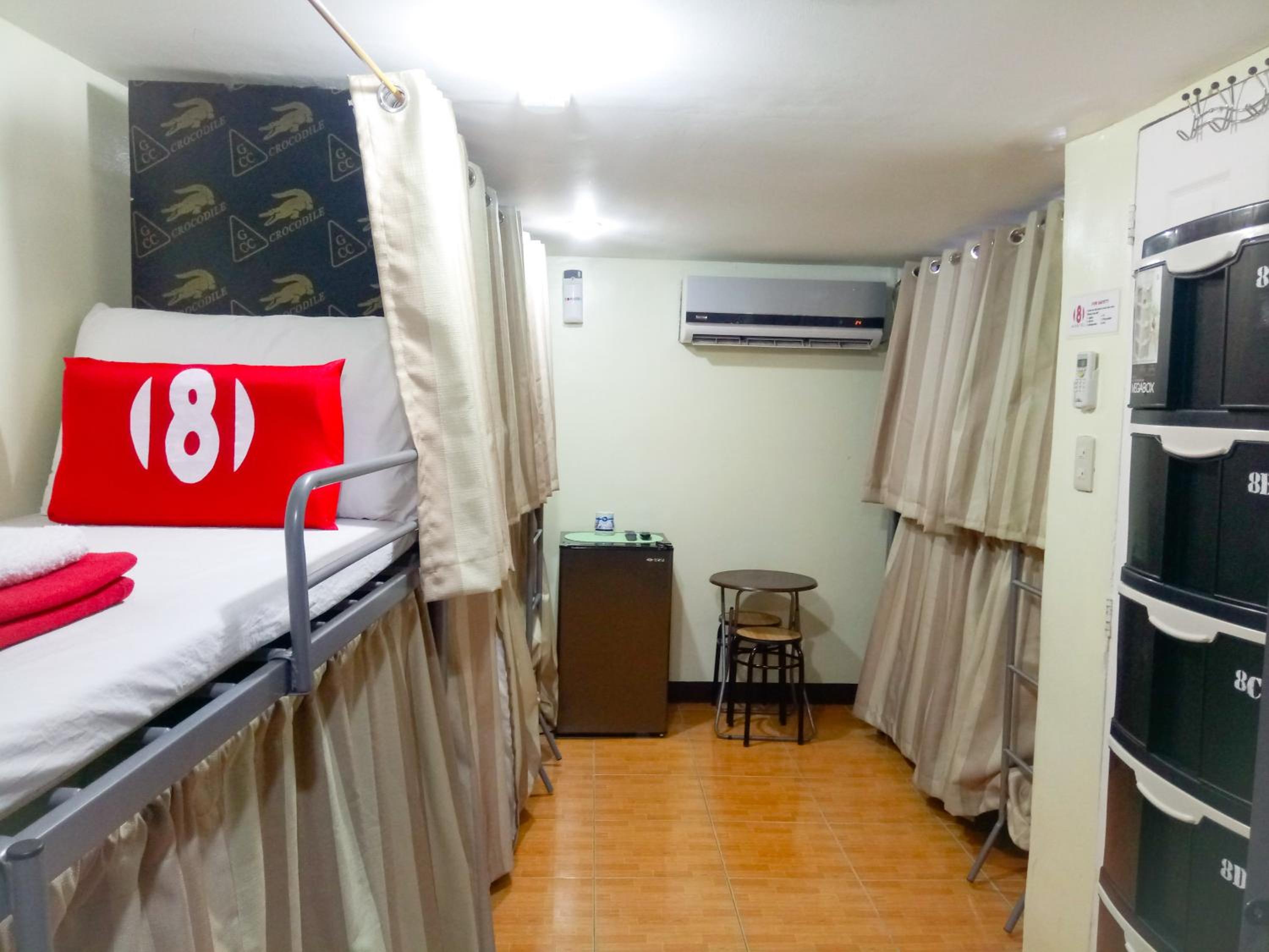 8Hostel