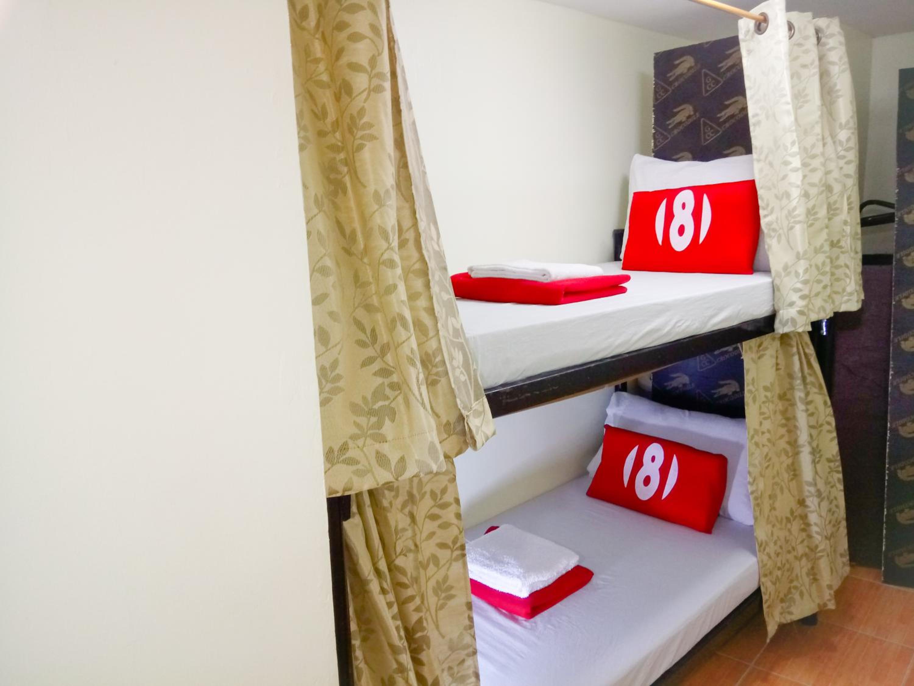 8Hostel