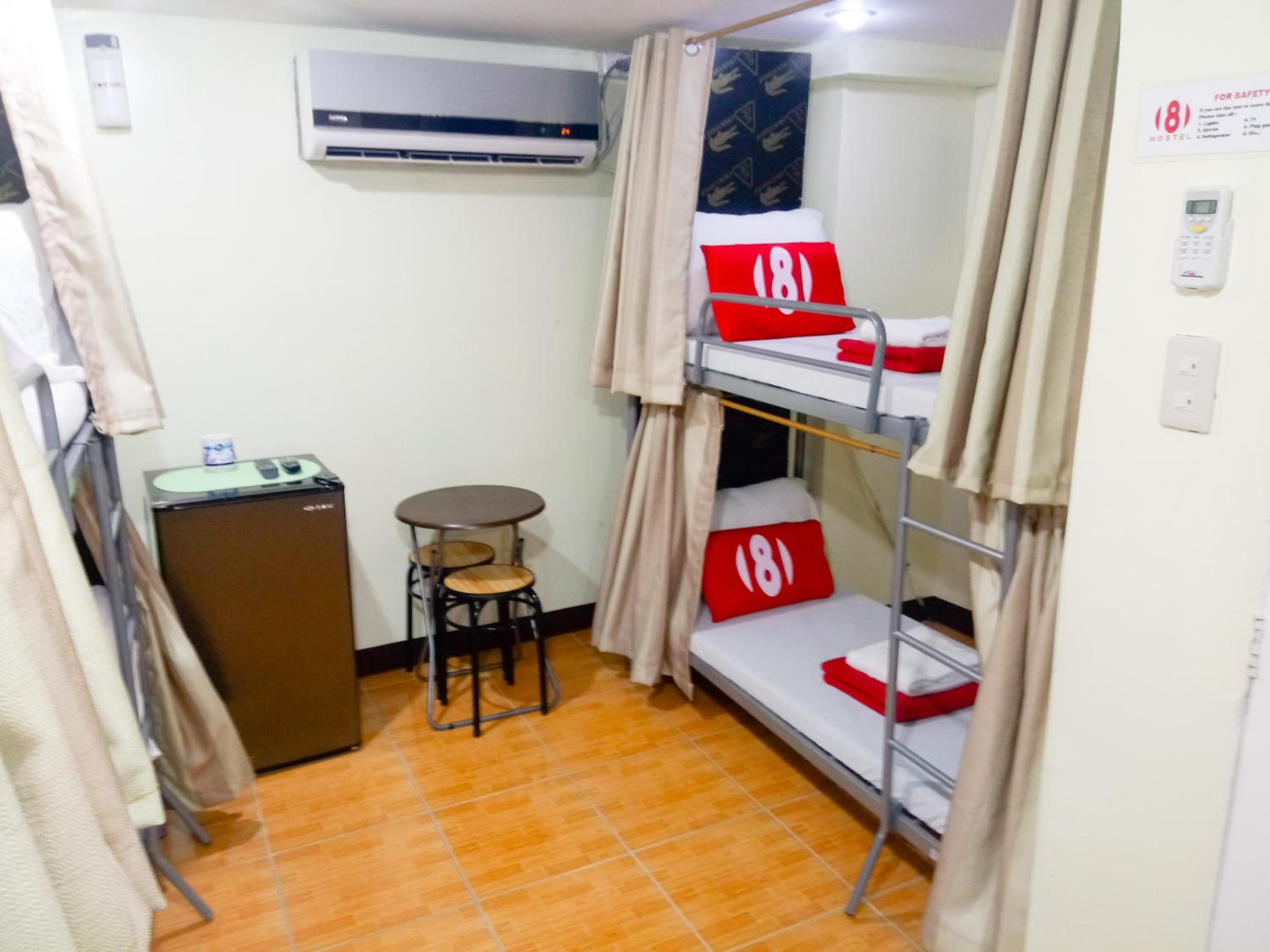 8Hostel