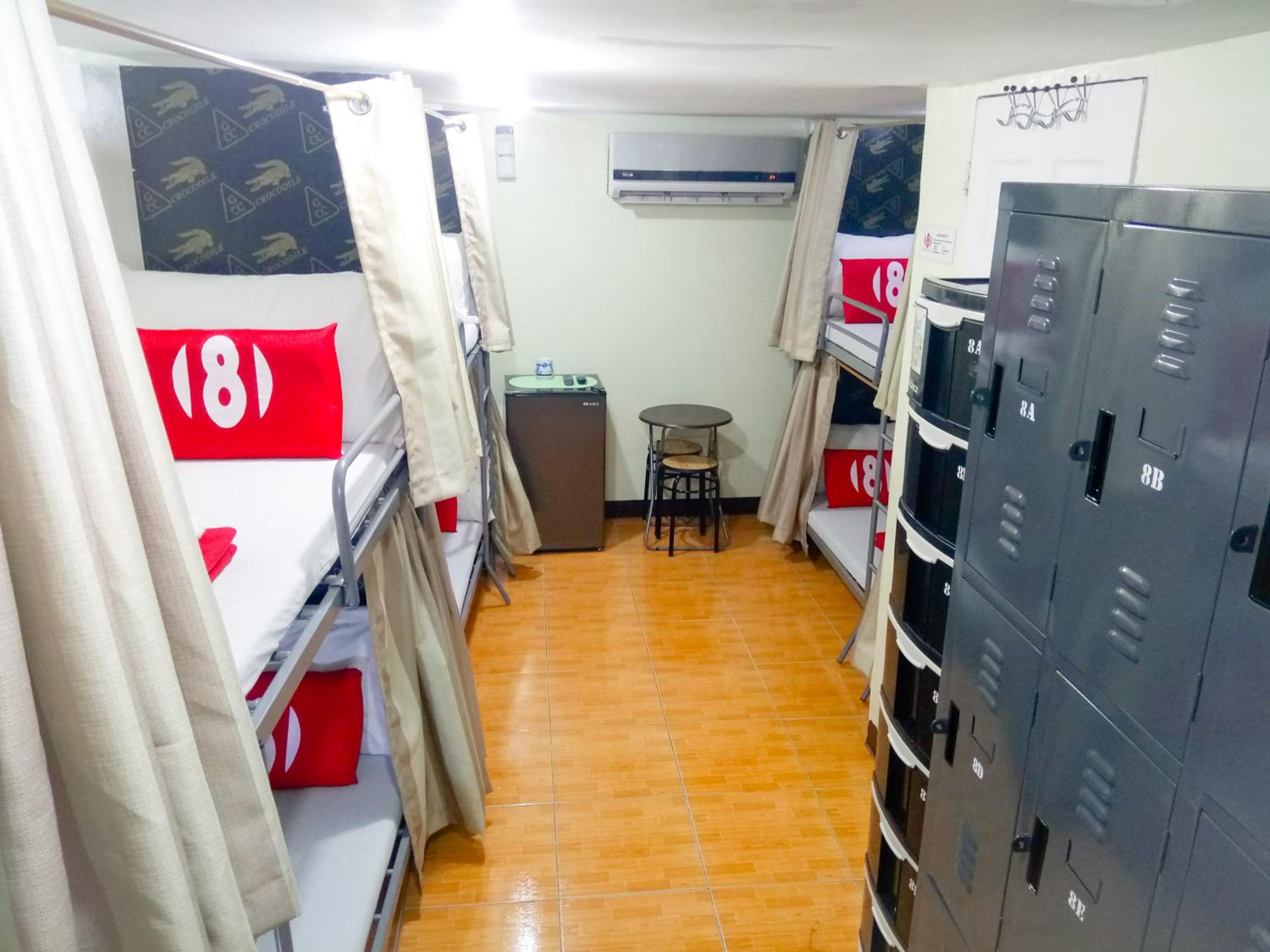 8Hostel