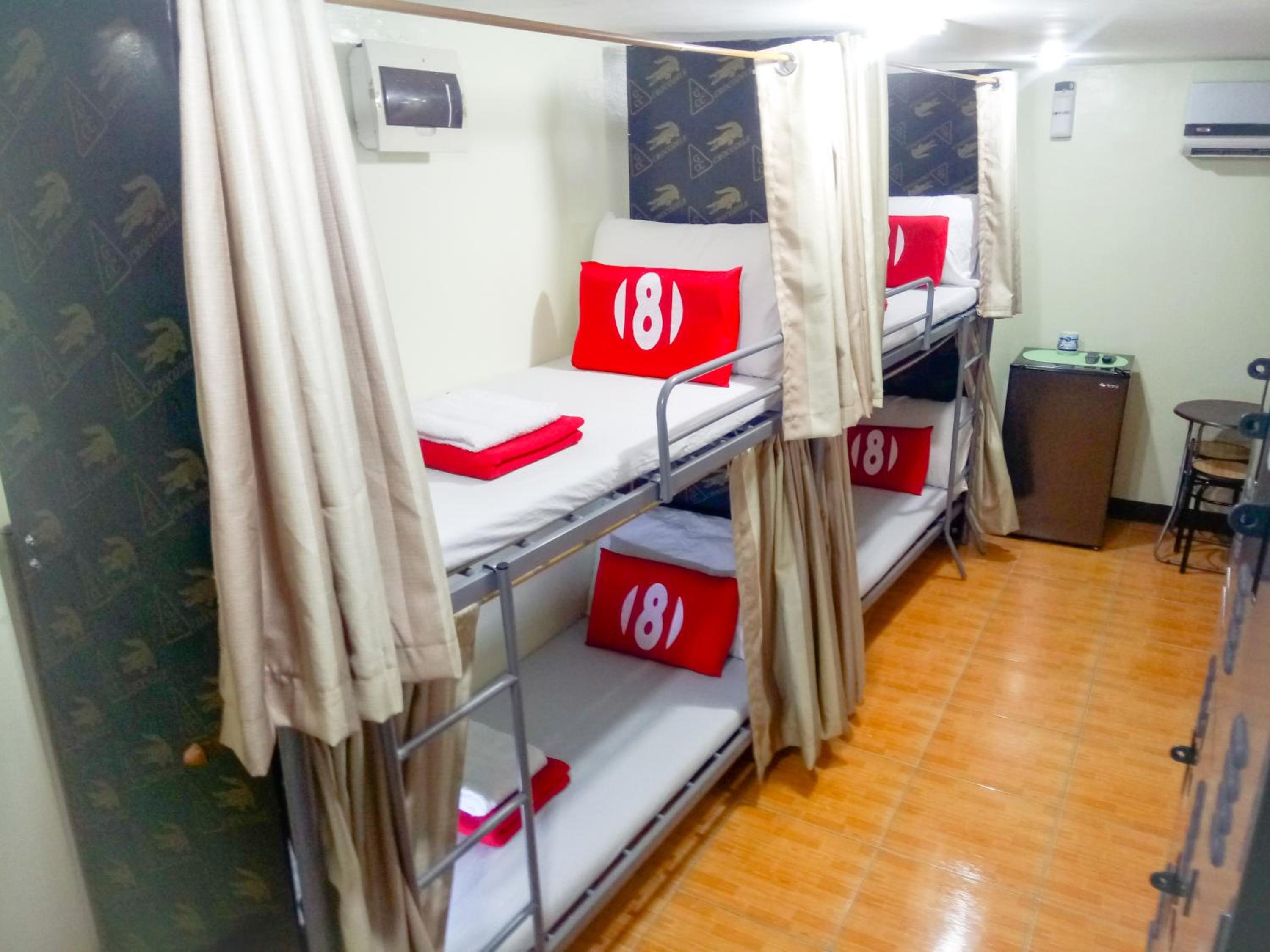 8Hostel
