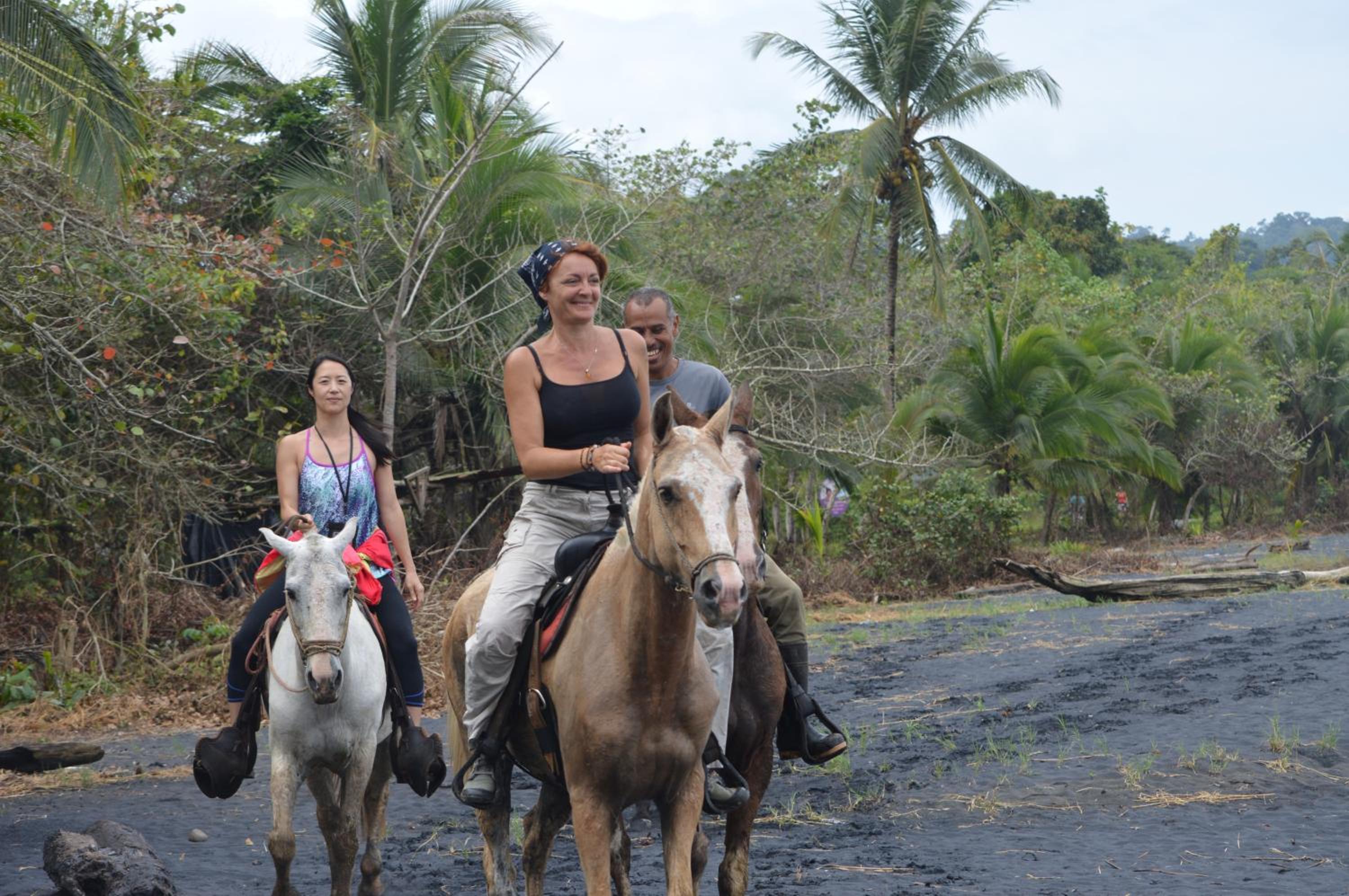 Finca Valeria Treehouses Glamping