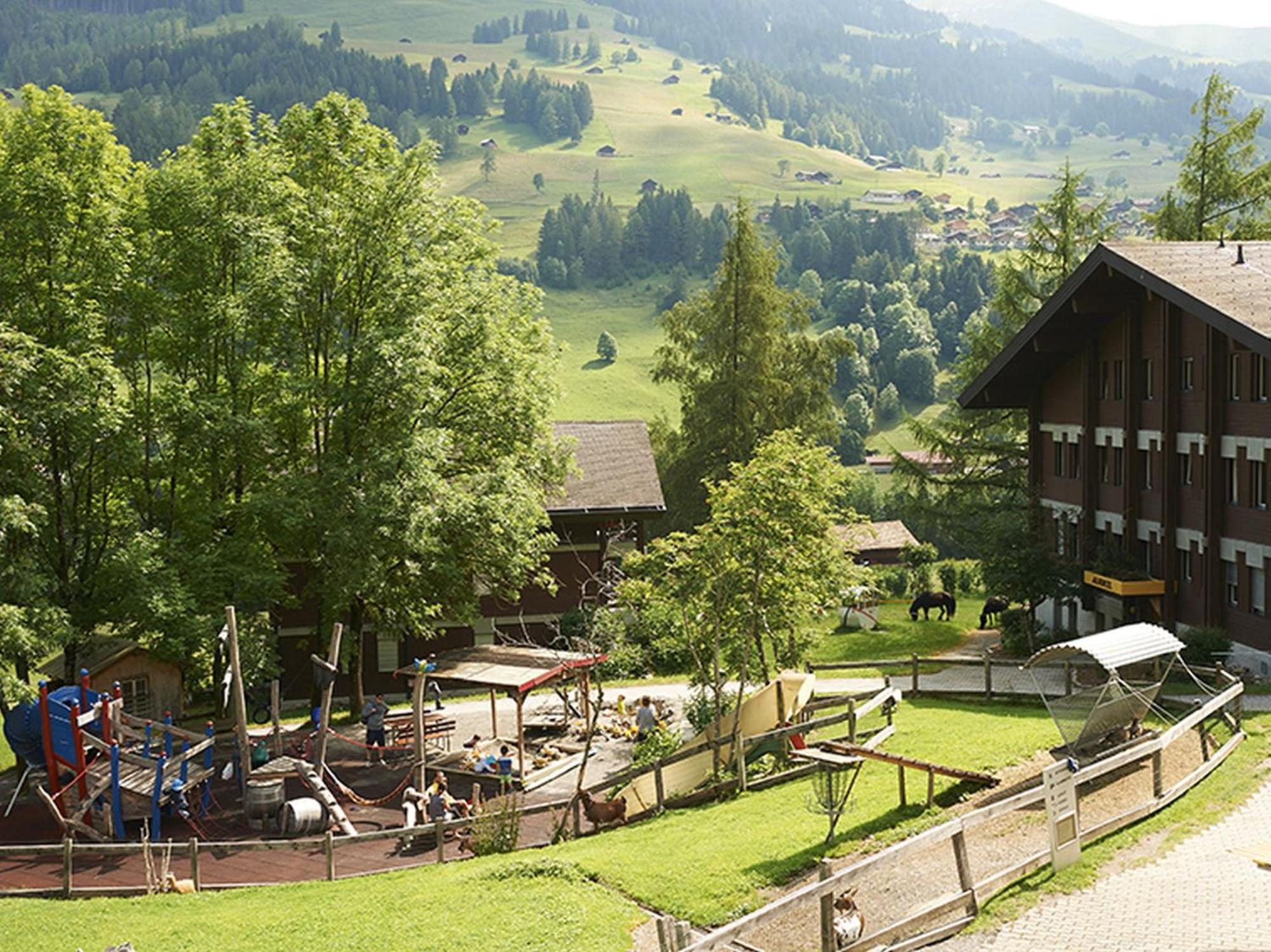 Reka-Feriendorf Lenk view 3