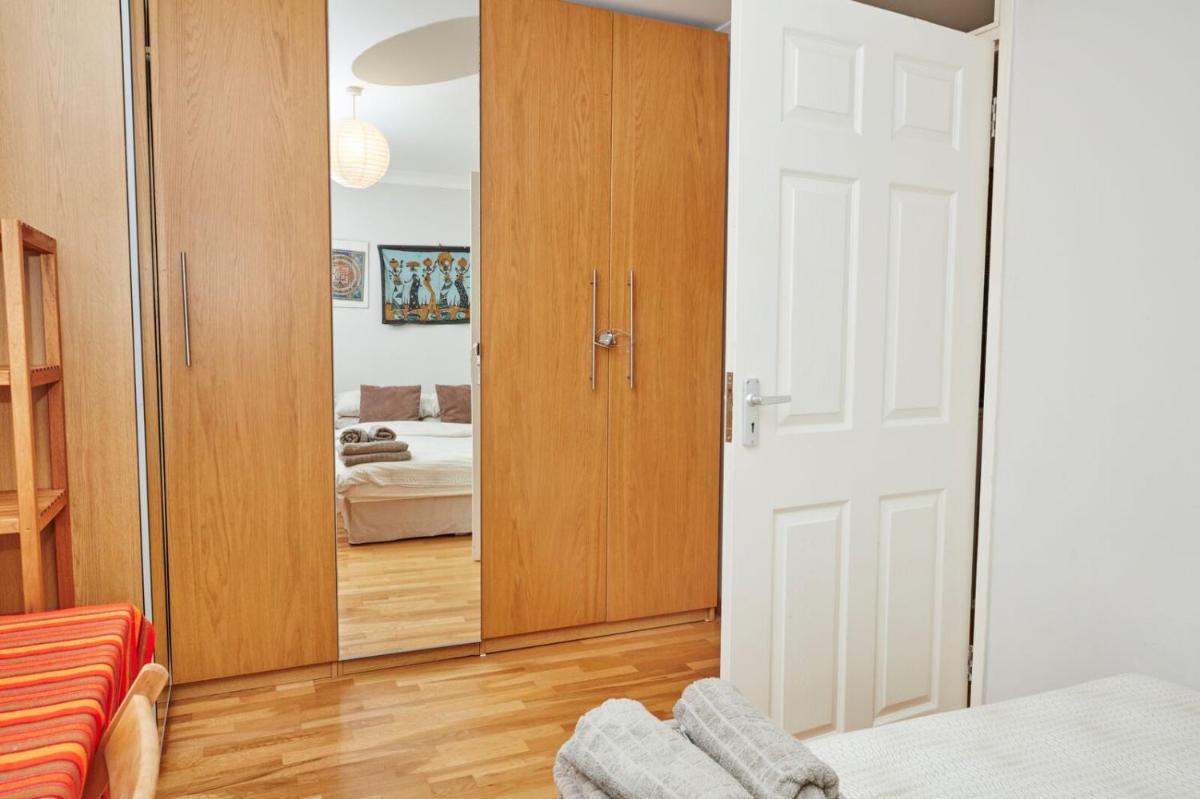 Brecknock Road House