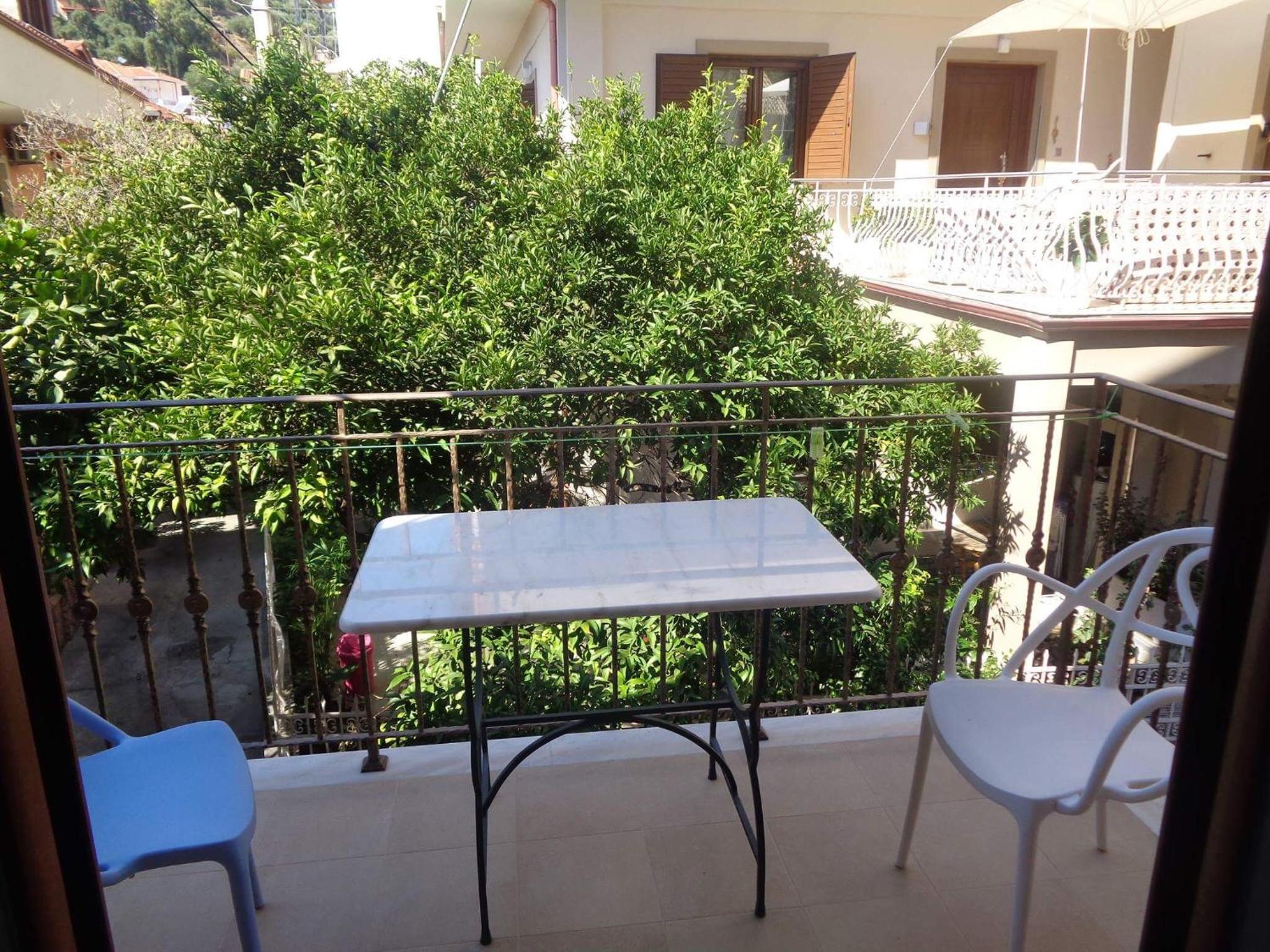 Leda Suites