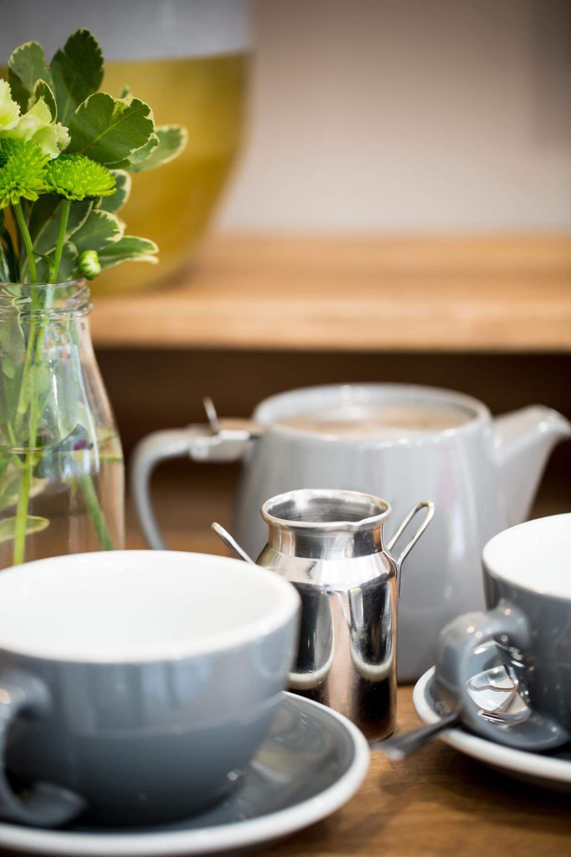 Darlington Arms by the airport - Free parking -Bar & Food