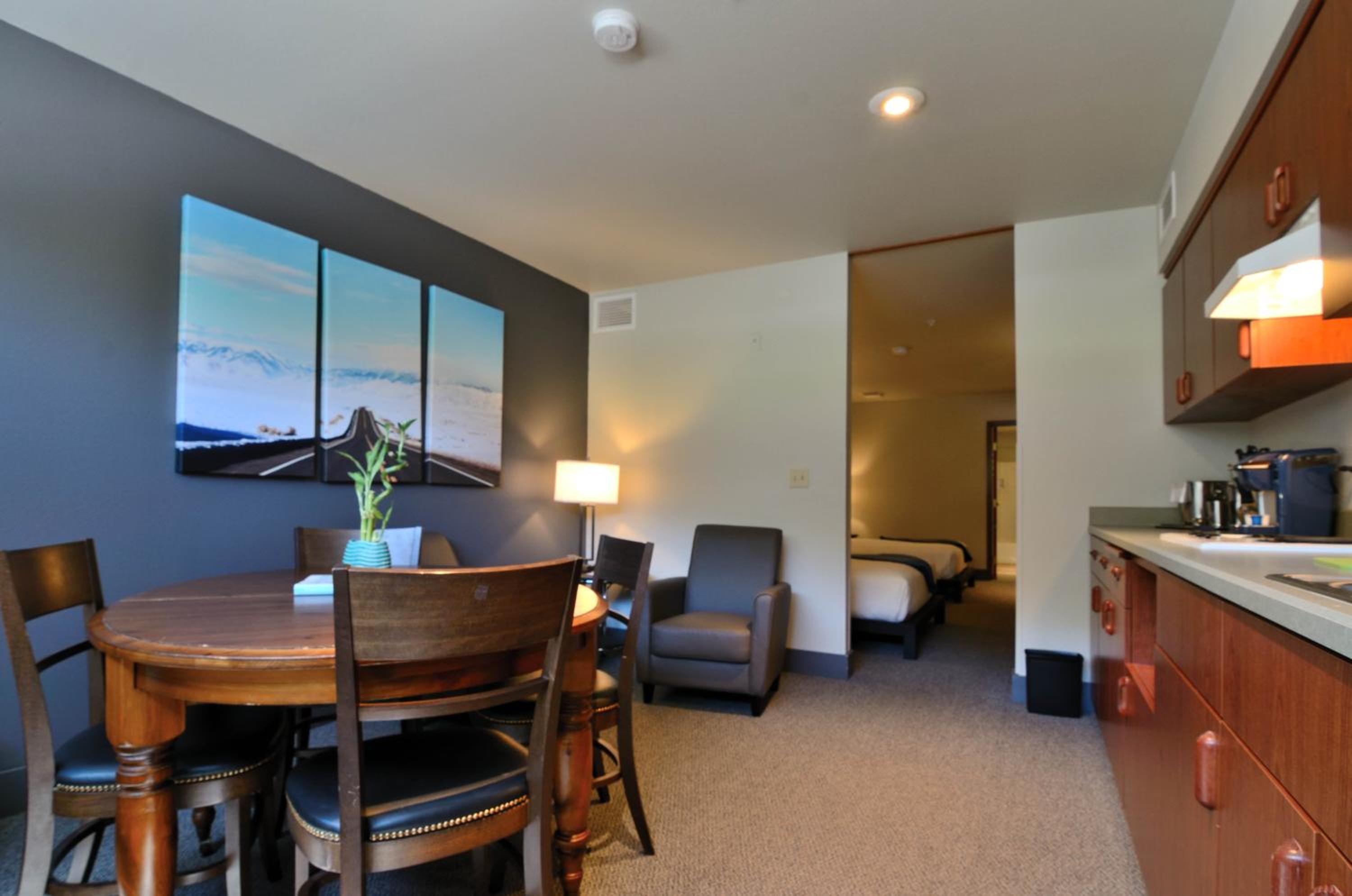 Wood River Inn  Suite - Property Image 2