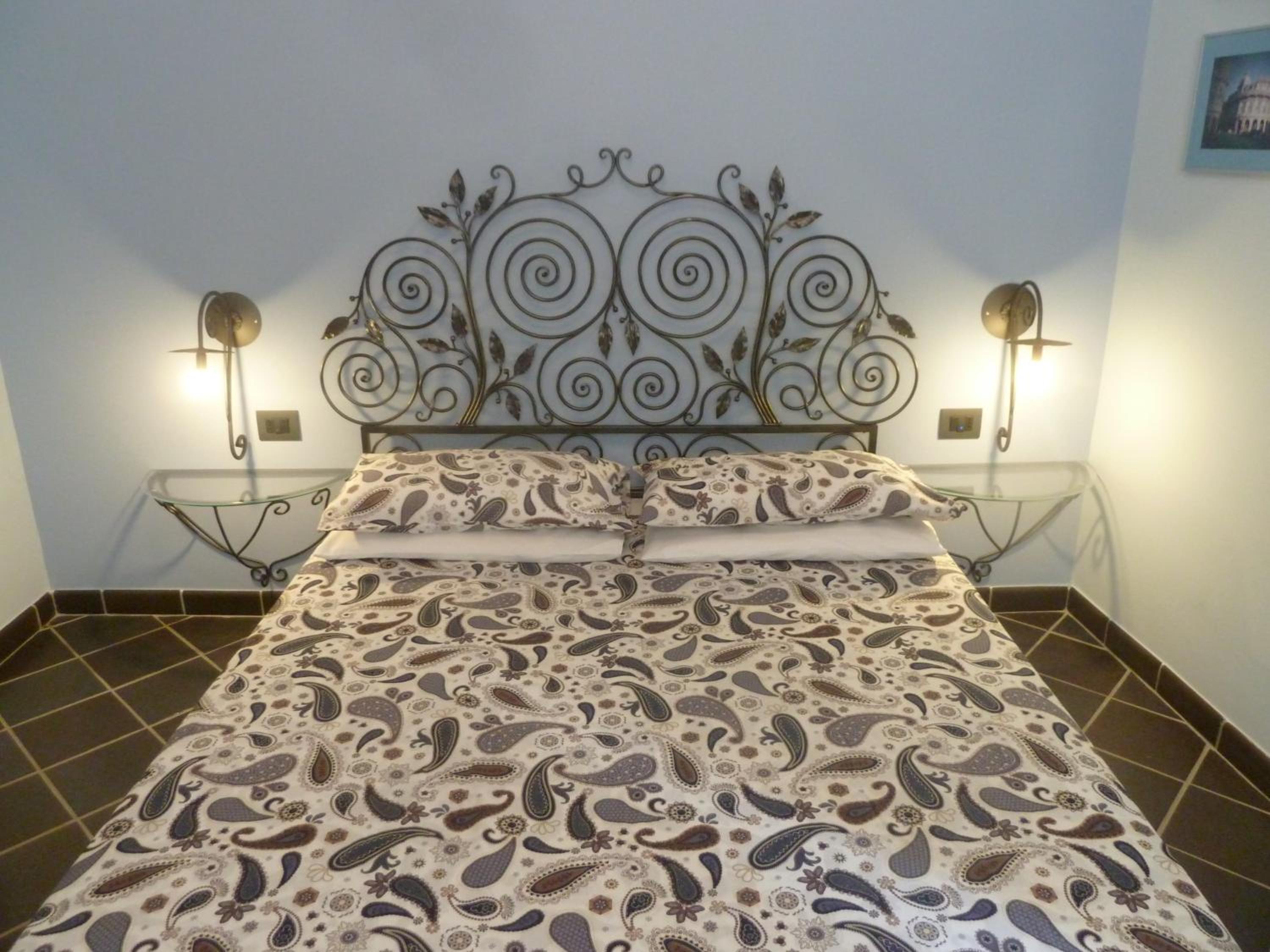 Casa Orefici, 4 Apartments in front of Aquarium! - Image 2