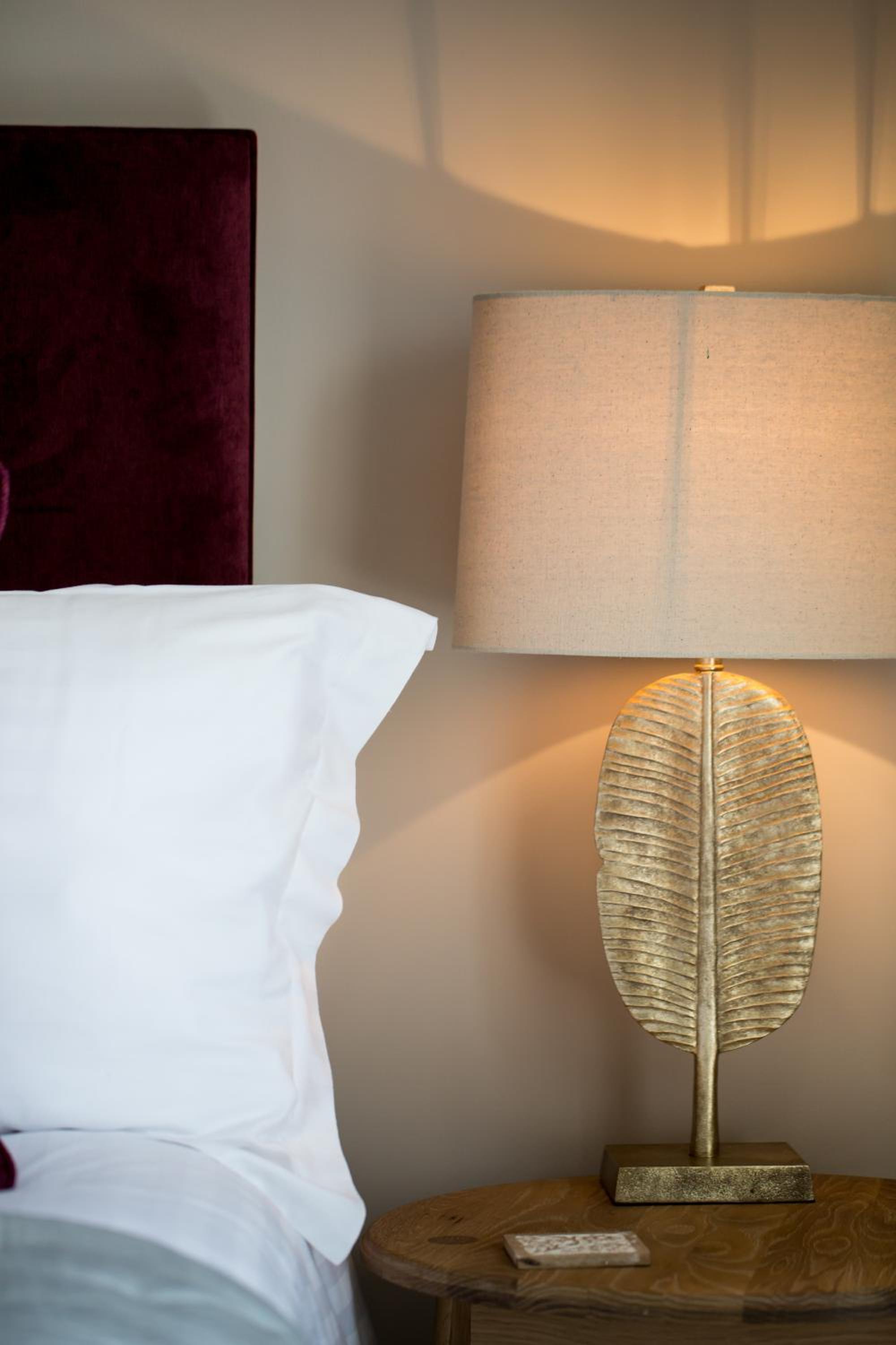Darlington Arms by the airport - Free parking -Bar & Food