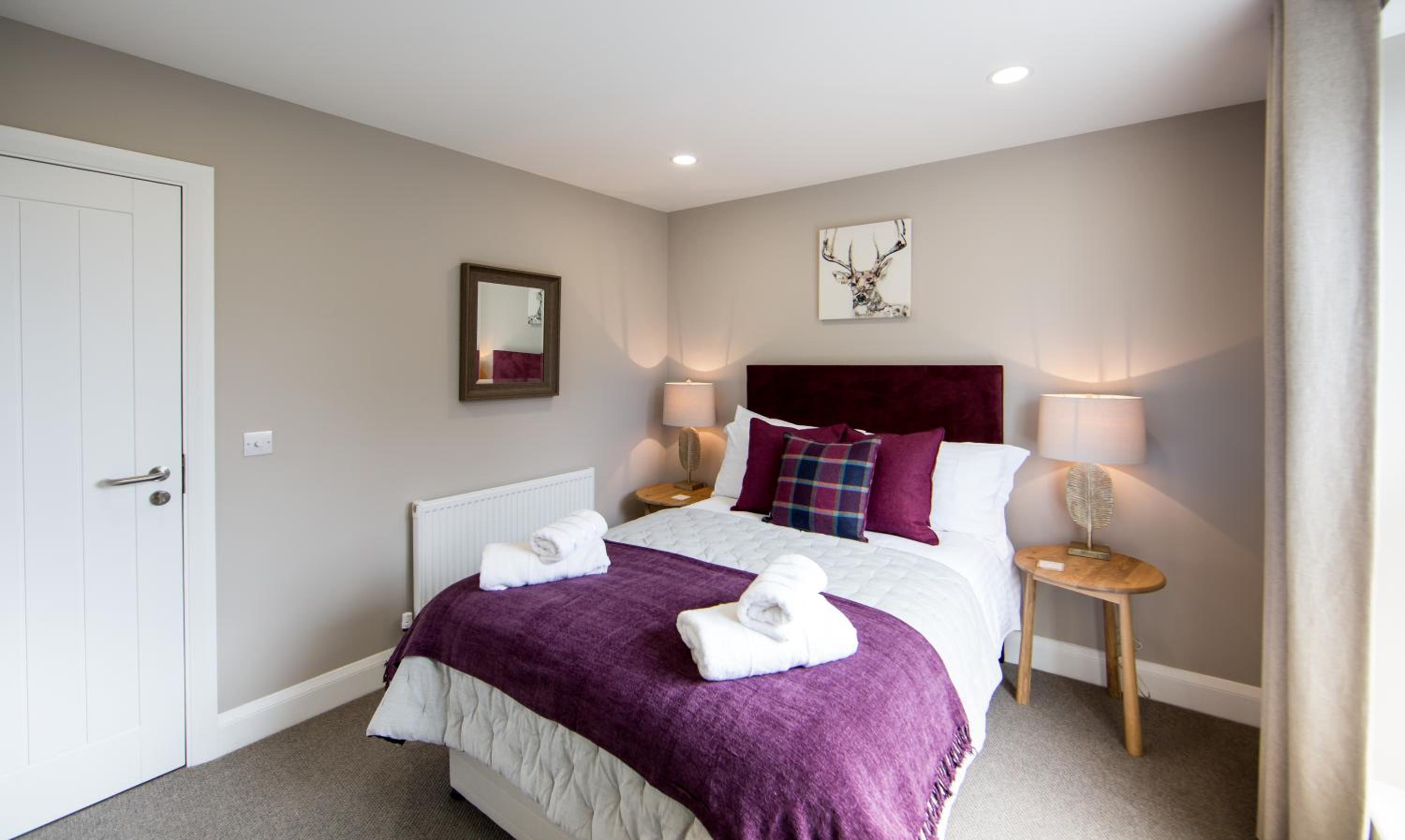 Darlington Arms by the airport - Free parking -Bar & Food