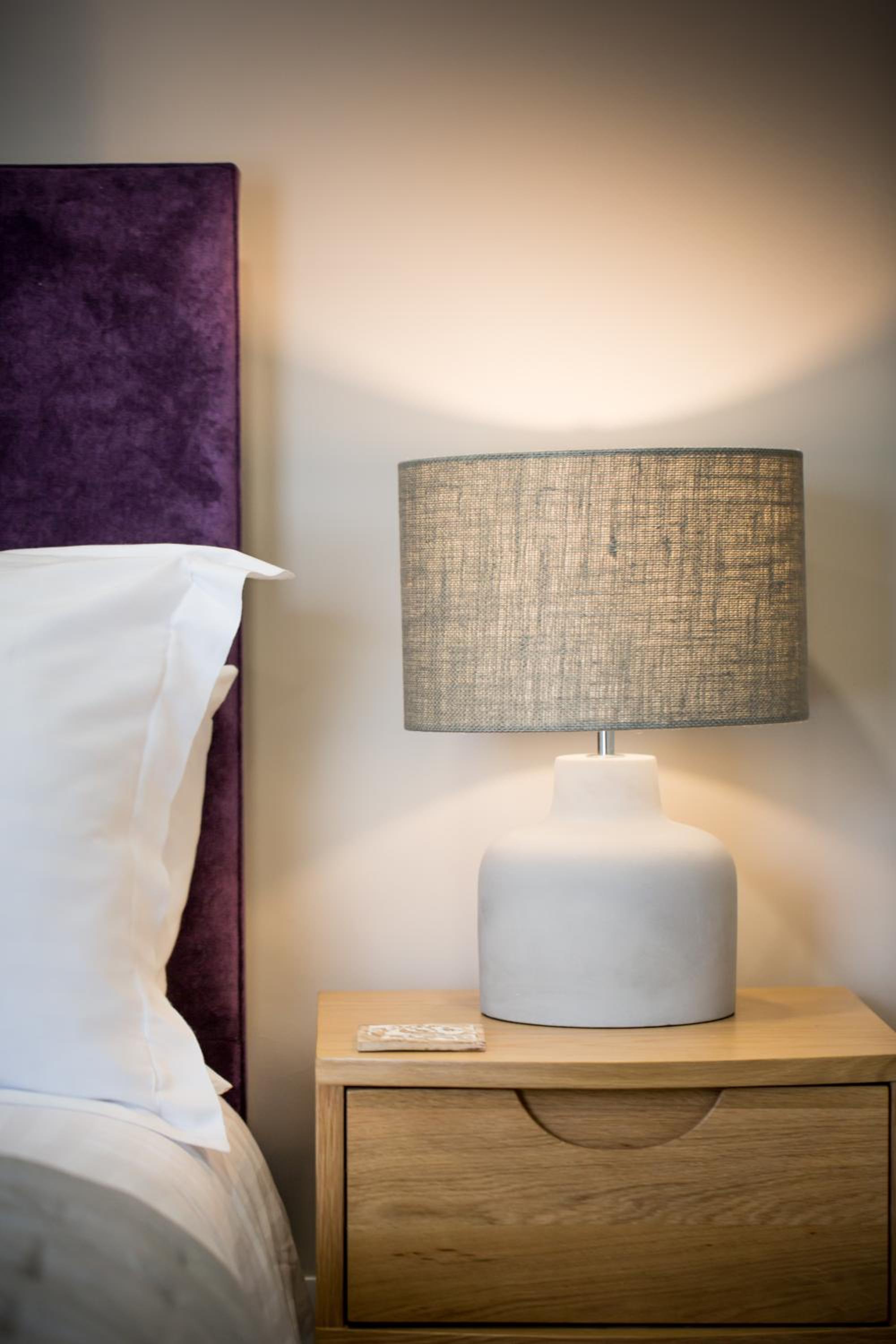 Darlington Arms by the airport - Free parking -Bar & Food