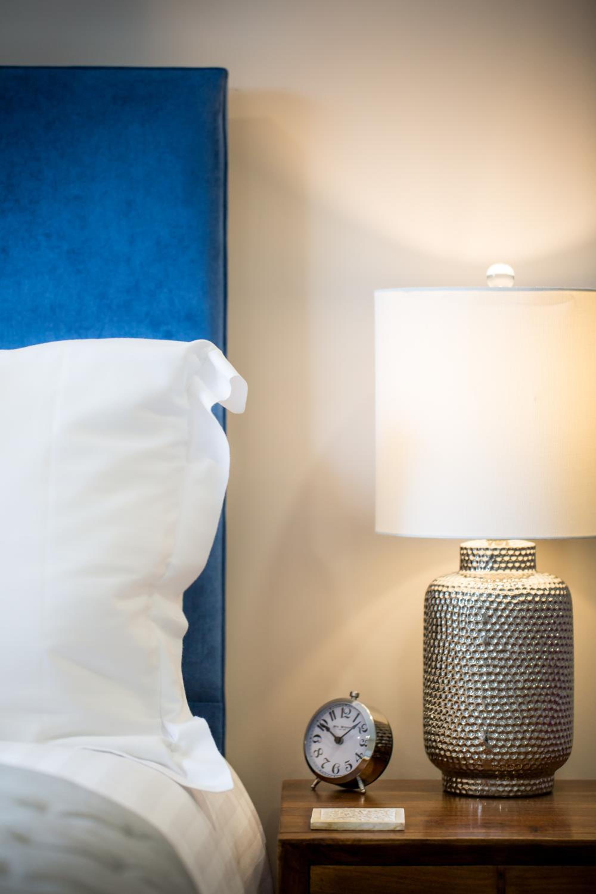 Darlington Arms by the airport - Free parking -Bar & Food