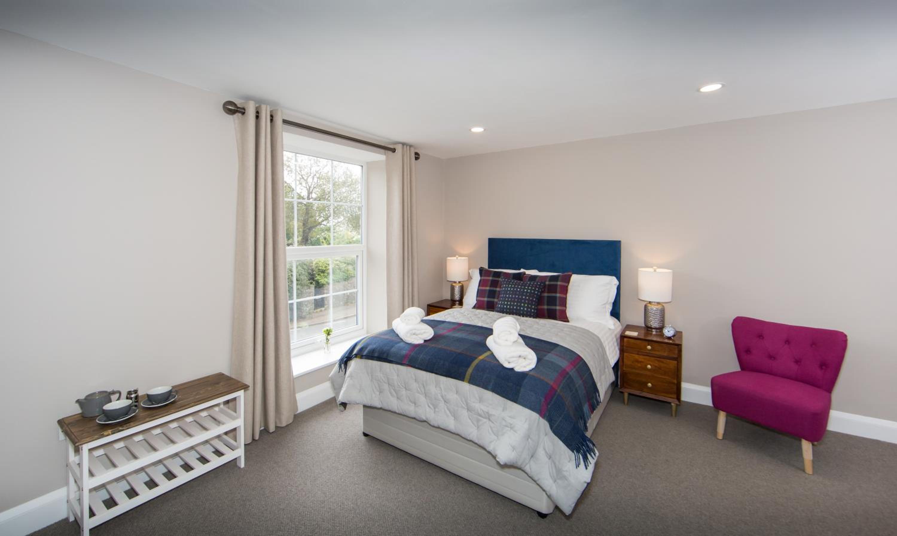 Darlington Arms by the airport - Free parking -Bar & Food