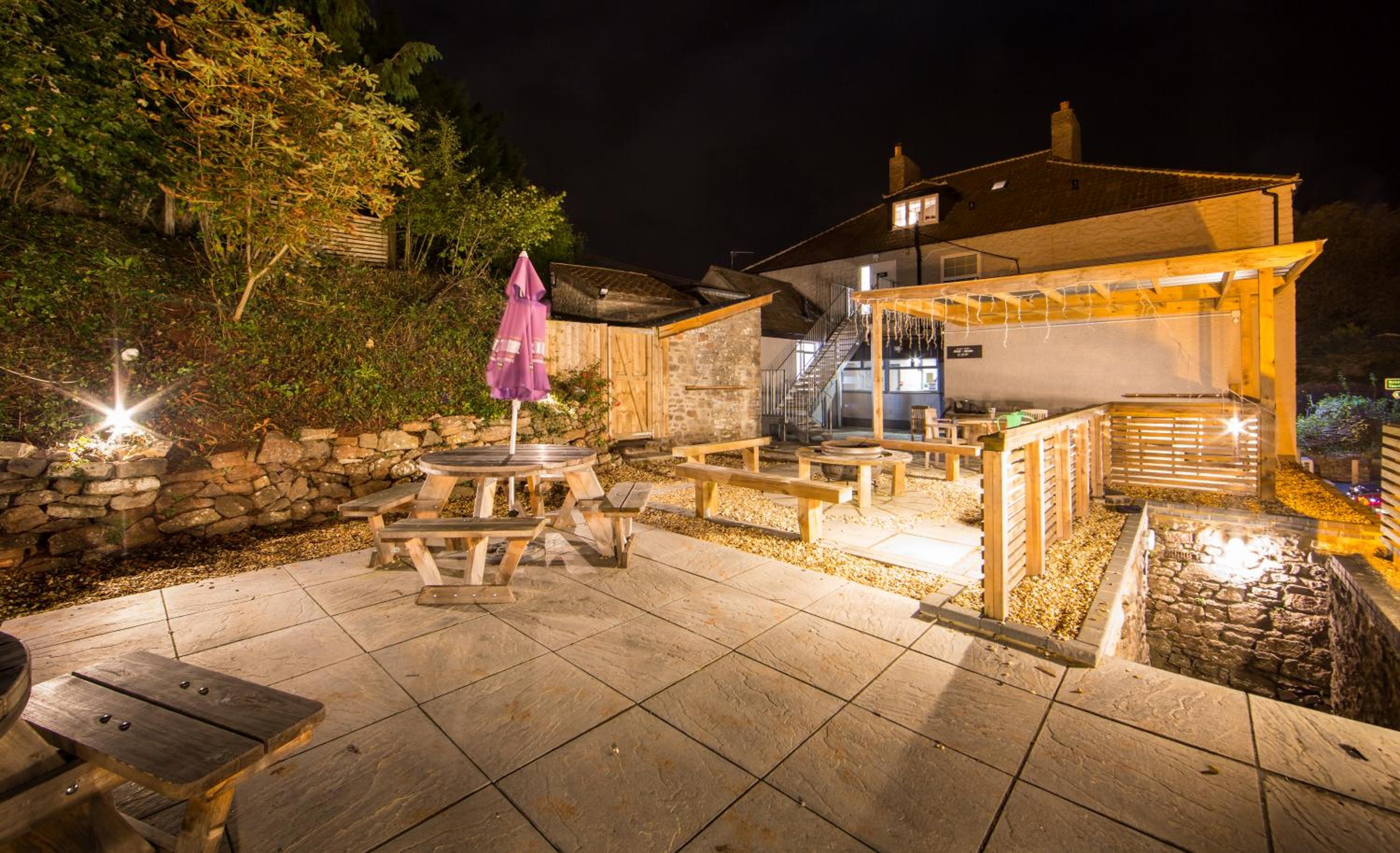 Darlington Arms by the airport - Free parking -Bar & Food