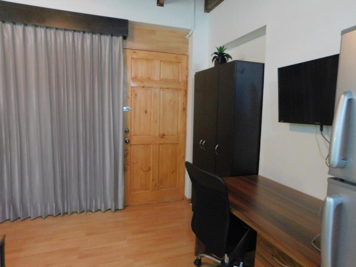 Modern Studio Loft Apt King Bed 10 min frm airport