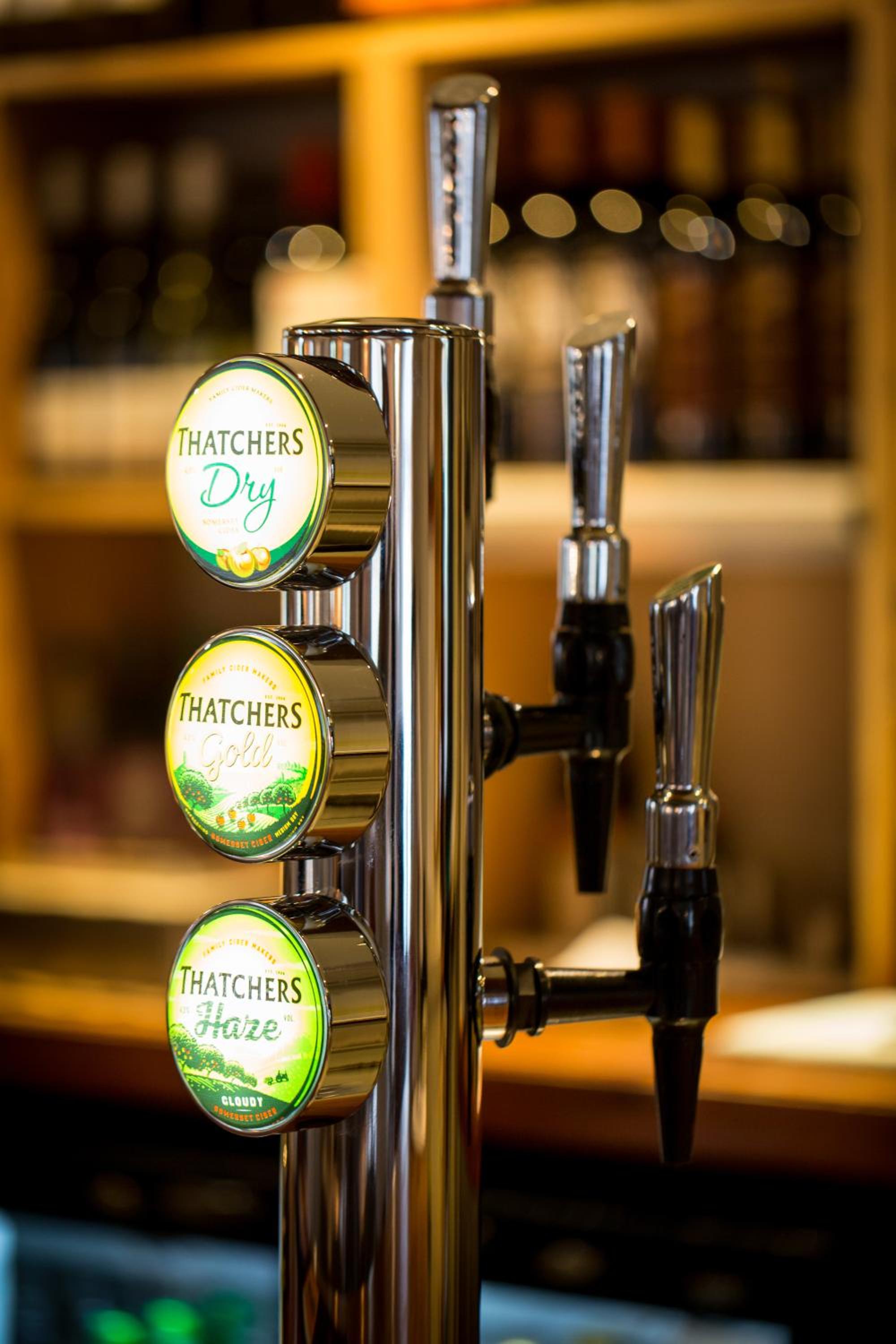 Darlington Arms by the airport - Free parking -Bar & Food