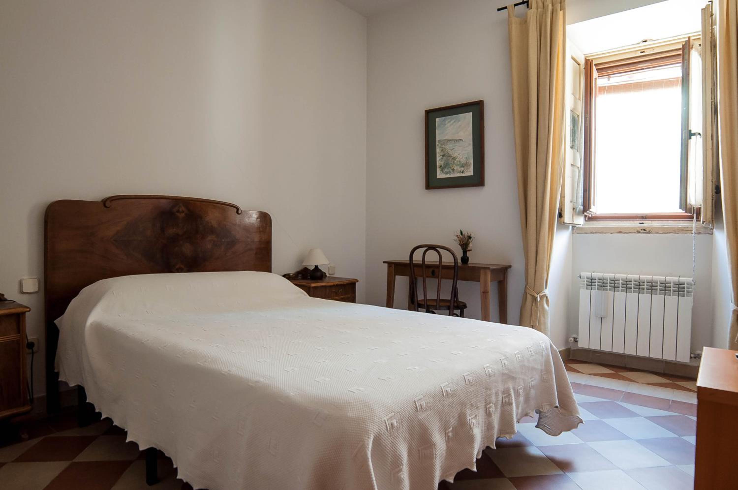 Hostal Puerta Medina view 2