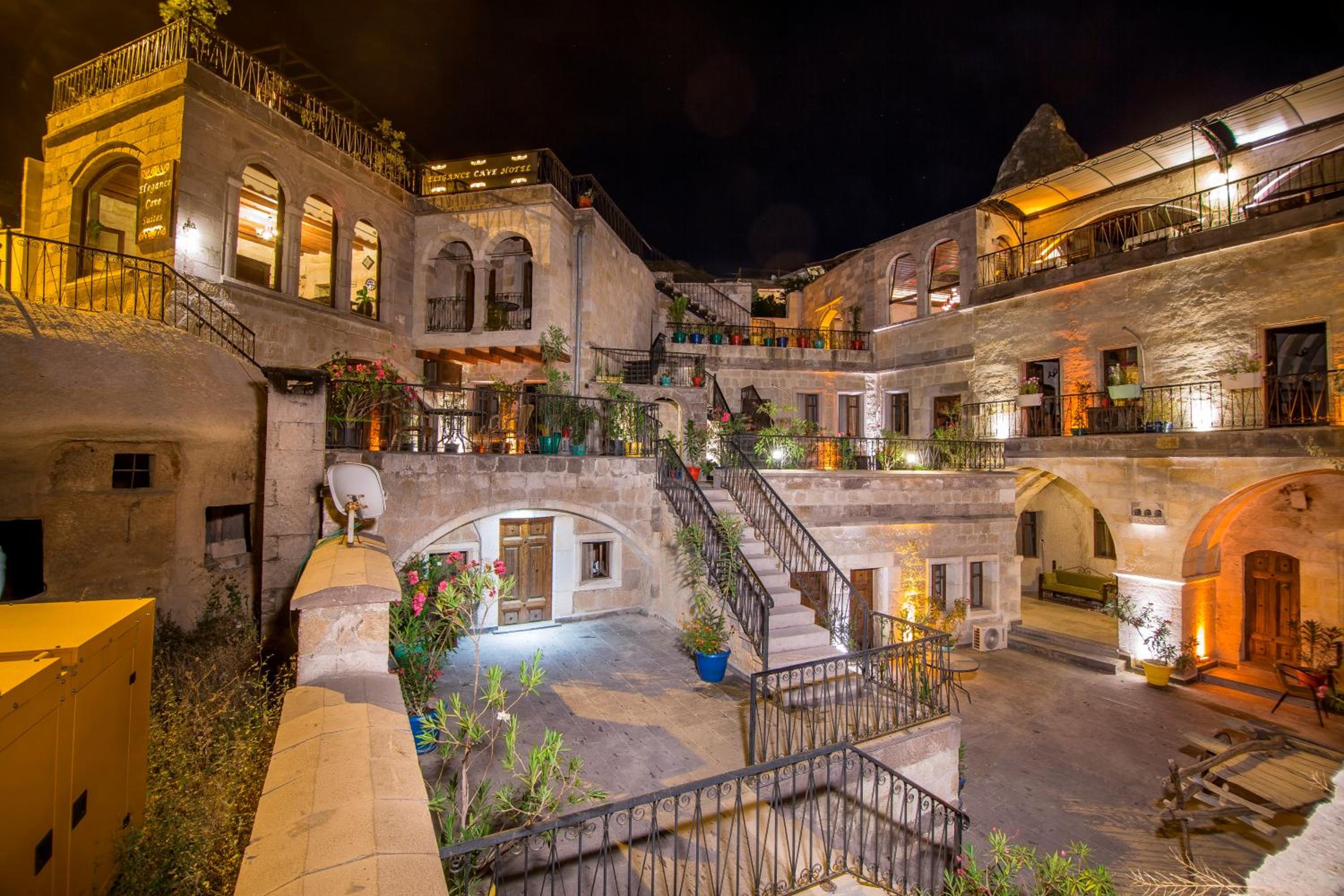 Elegance Cave Suites & Restaurant - Image 5