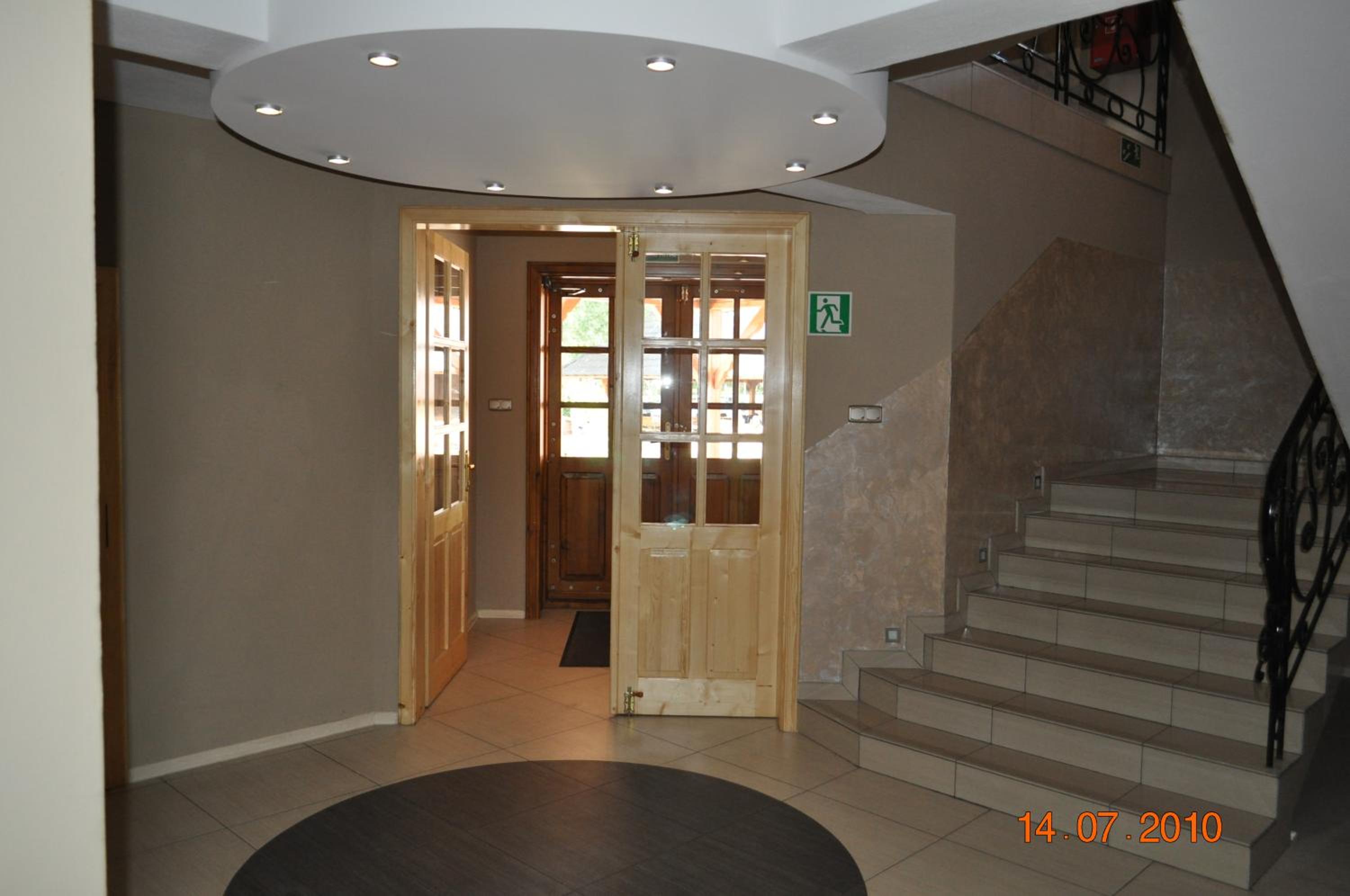Photo 10