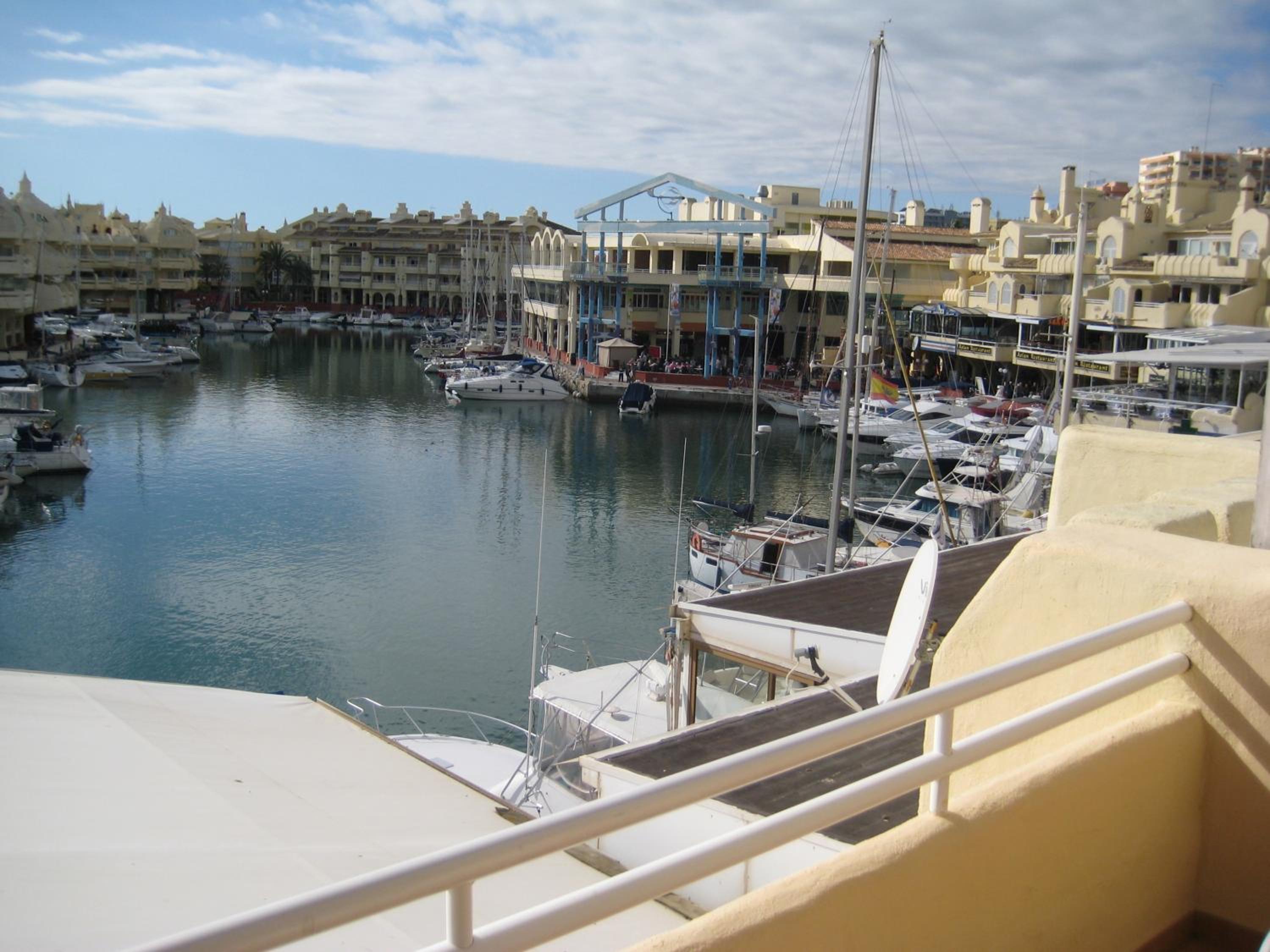 Apartamento en Puerto Marina B32 photo 5