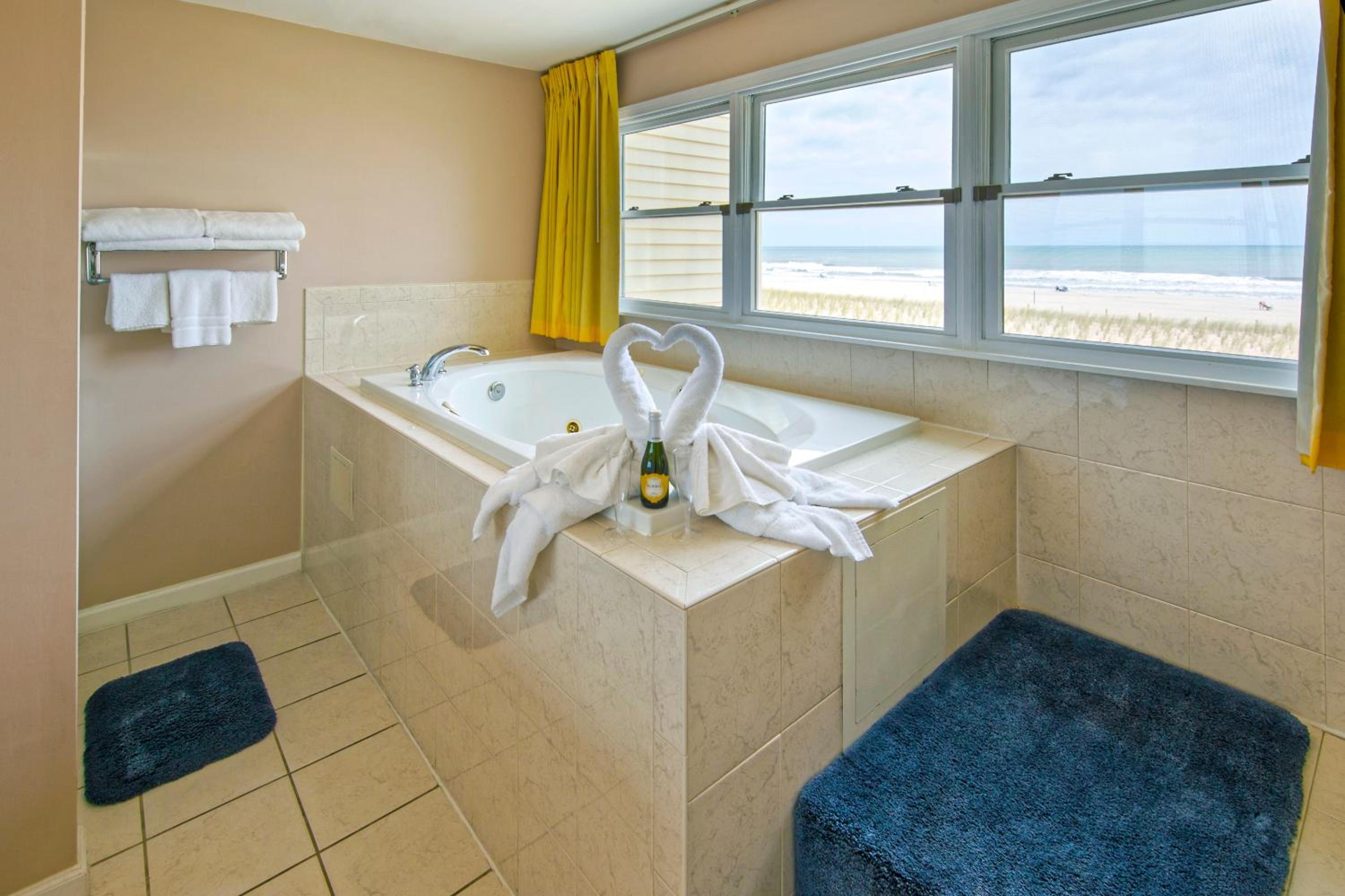Drifting Sands Oceanfront Hotel