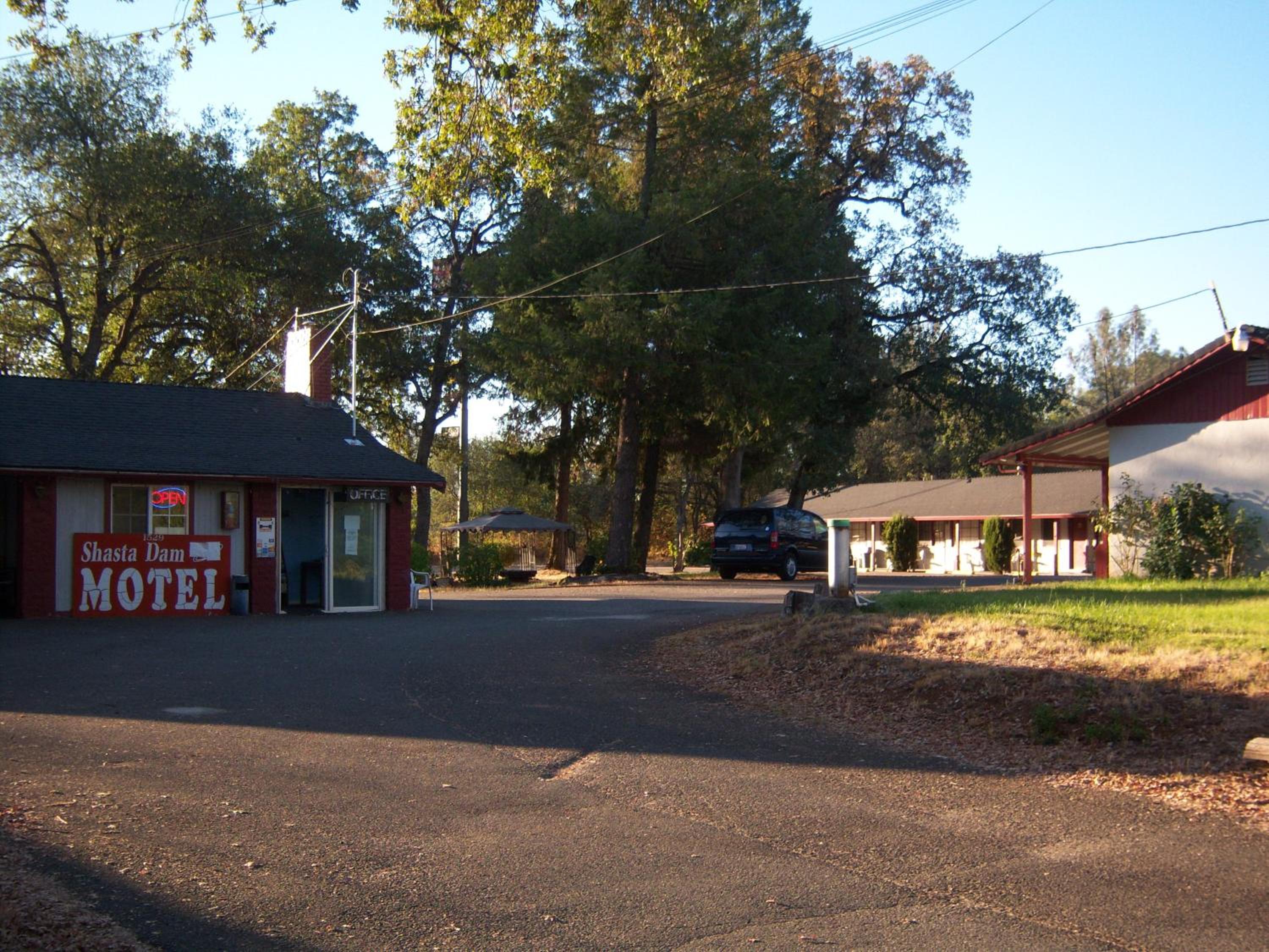 Shasta Dam Motel