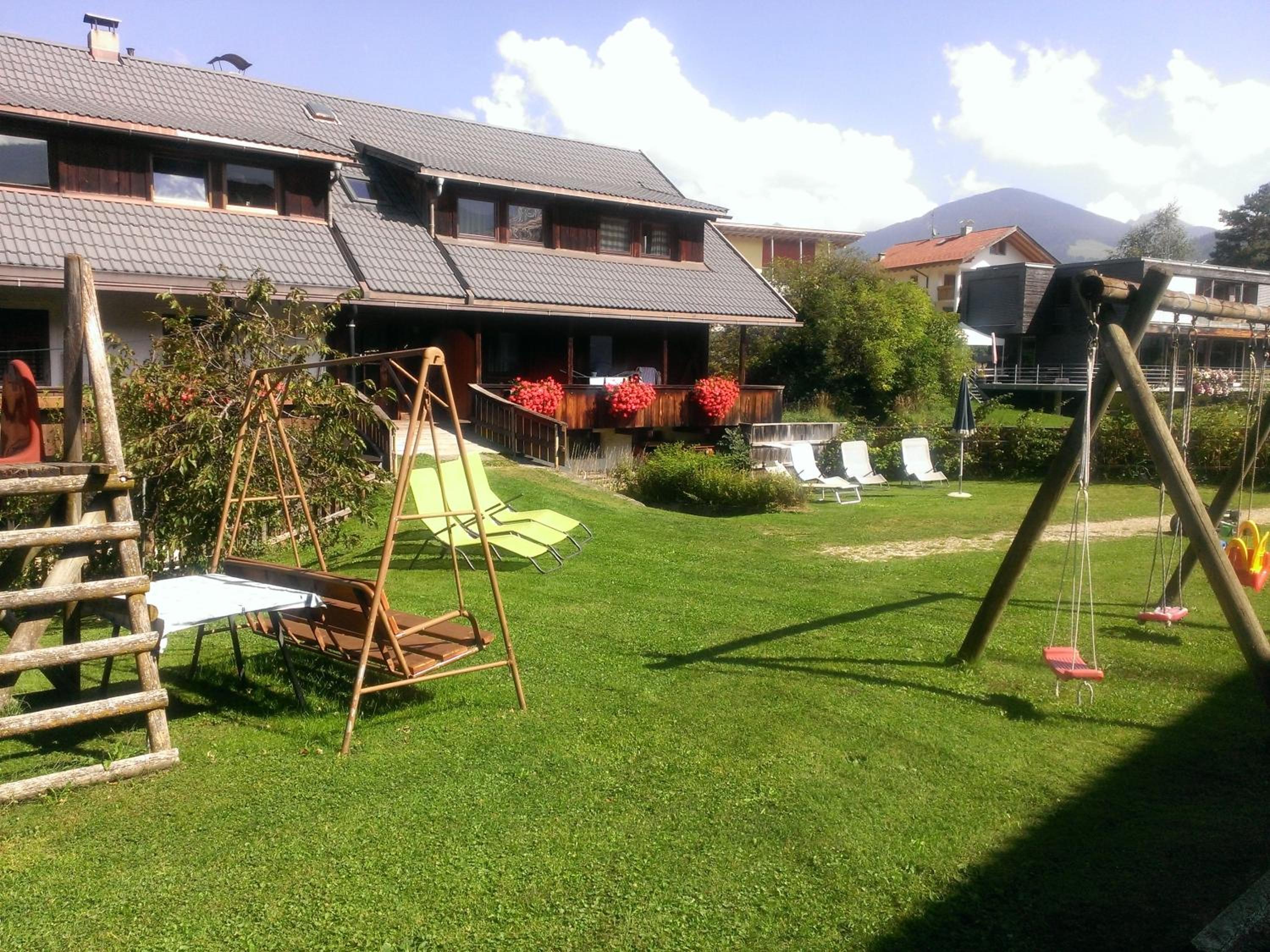 Photo 12