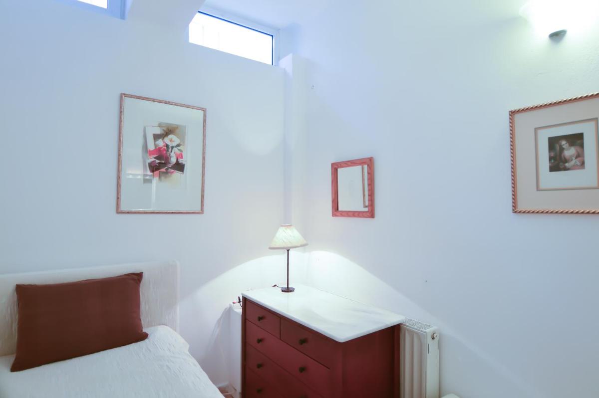 Villa Lagonisi 1