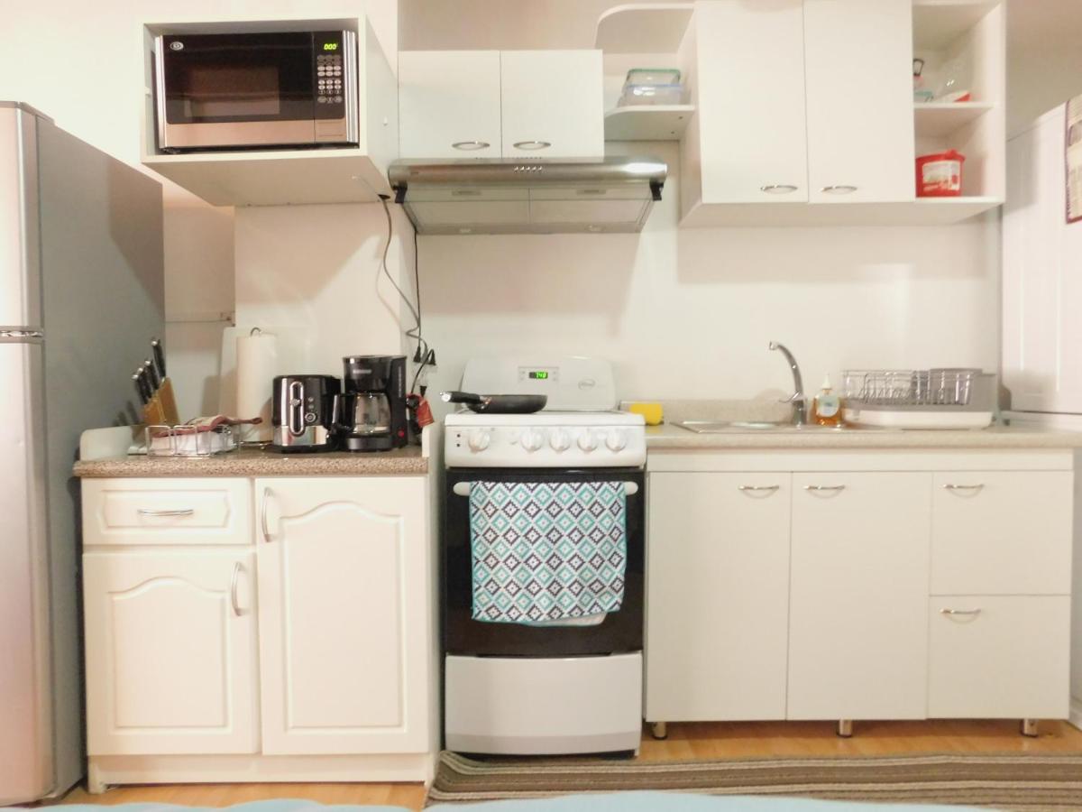 Modern Studio Loft Apt King Bed 10 min frm airport